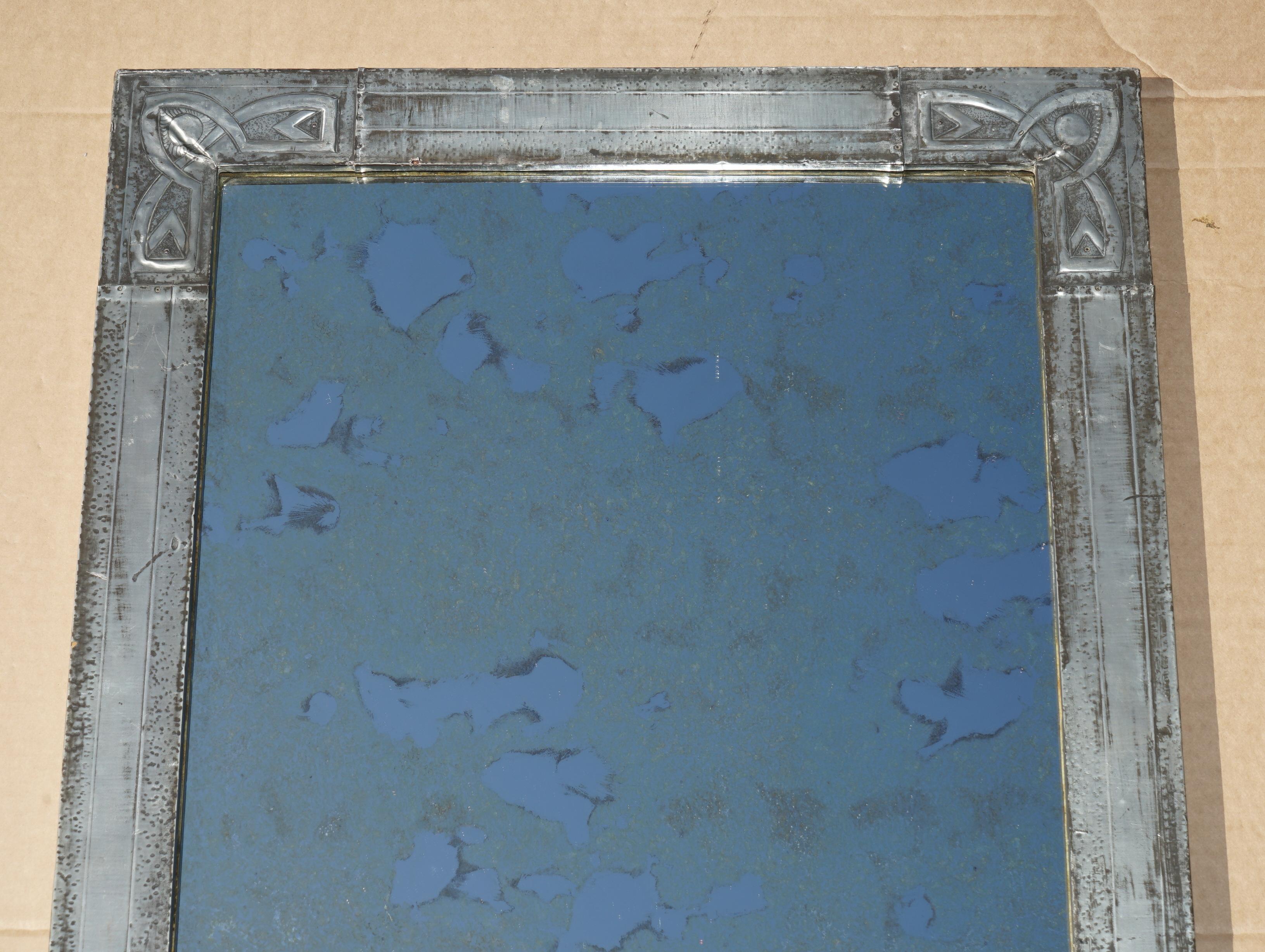 Art nouveau INE paire de LIBERTY'S OF LONDON STYLE ART NOUVEAU WALL MIRRORs en vente