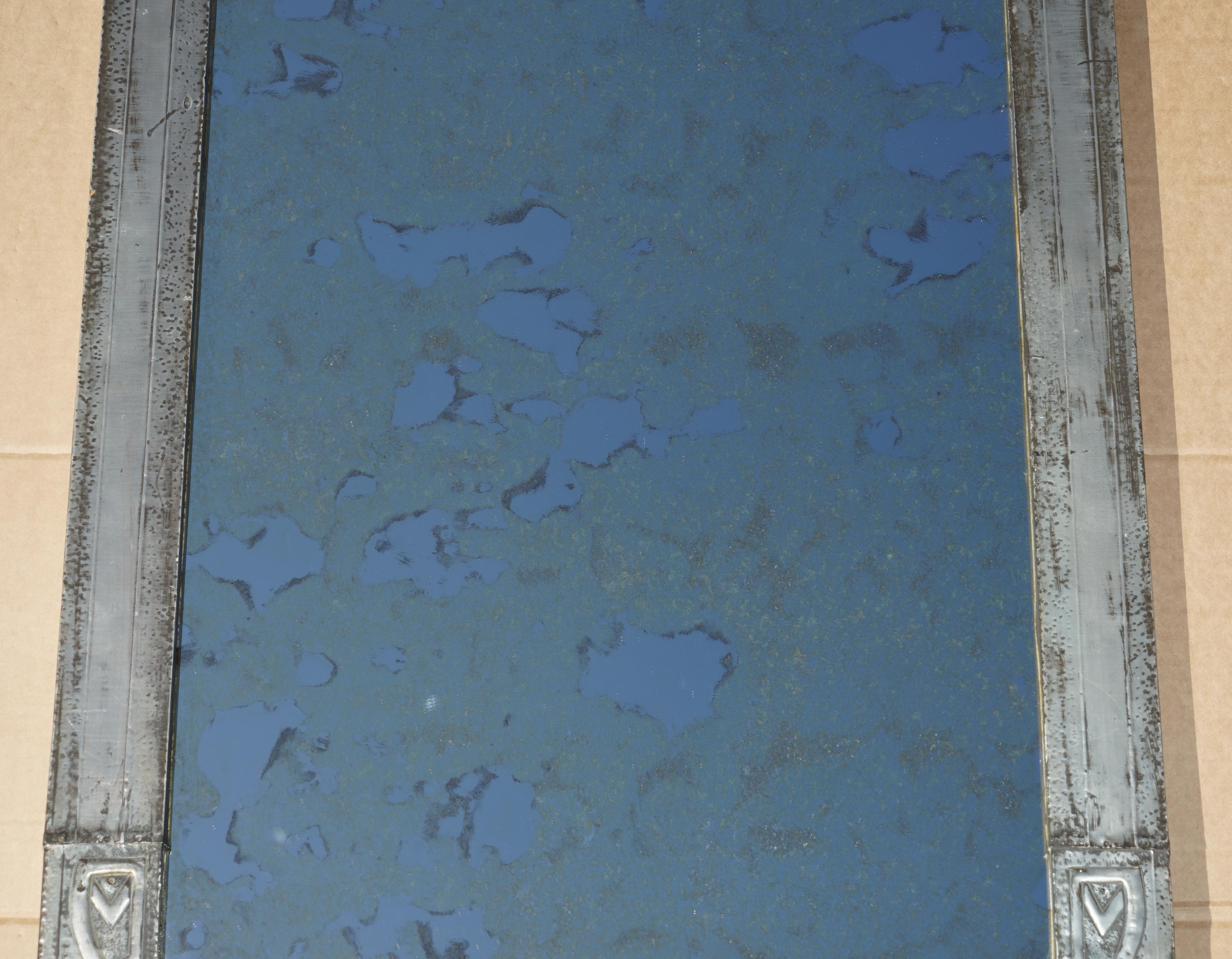 Anglais INE paire de LIBERTY'S OF LONDON STYLE ART NOUVEAU WALL MIRRORs en vente