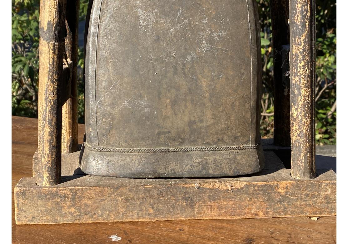 Fino par de campanas de elefante antiguas tailandesas montadas en bronce en venta 5