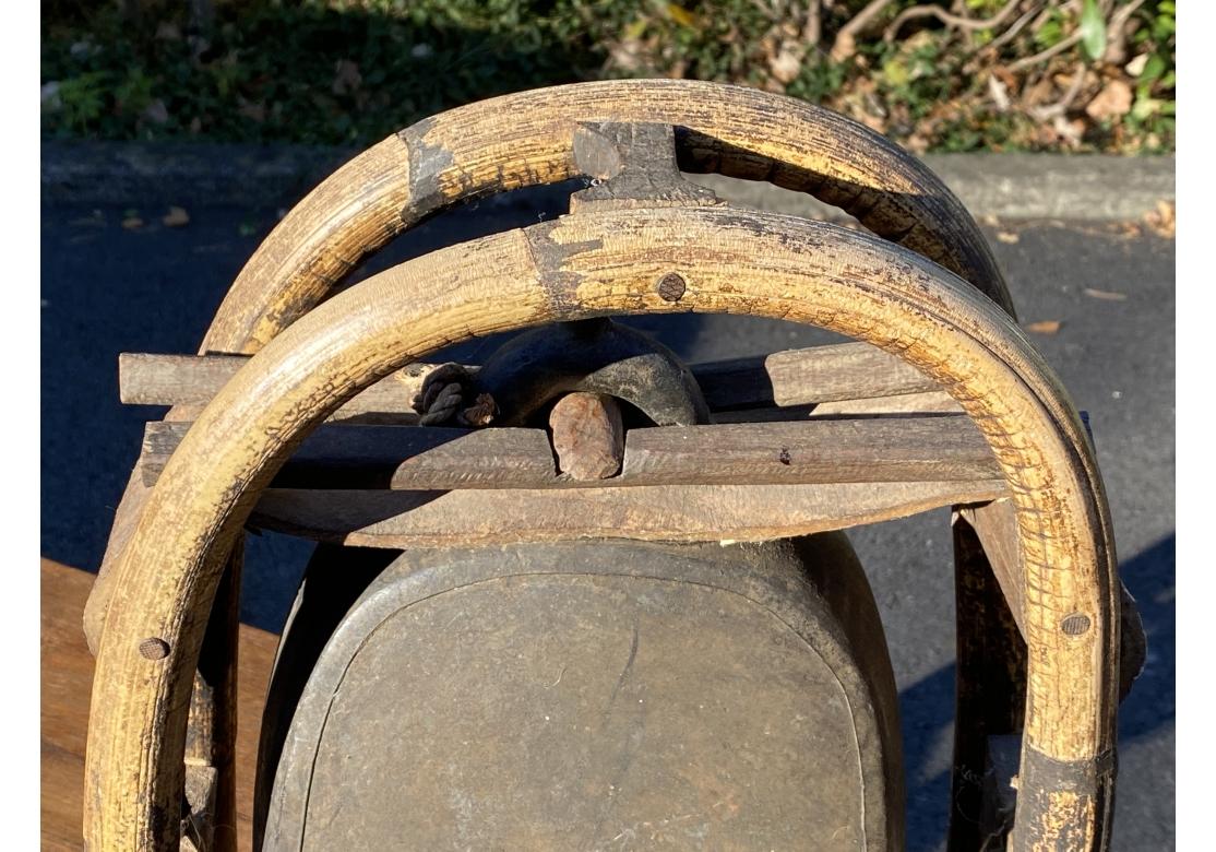 Fino par de campanas de elefante antiguas tailandesas montadas en bronce en venta 1