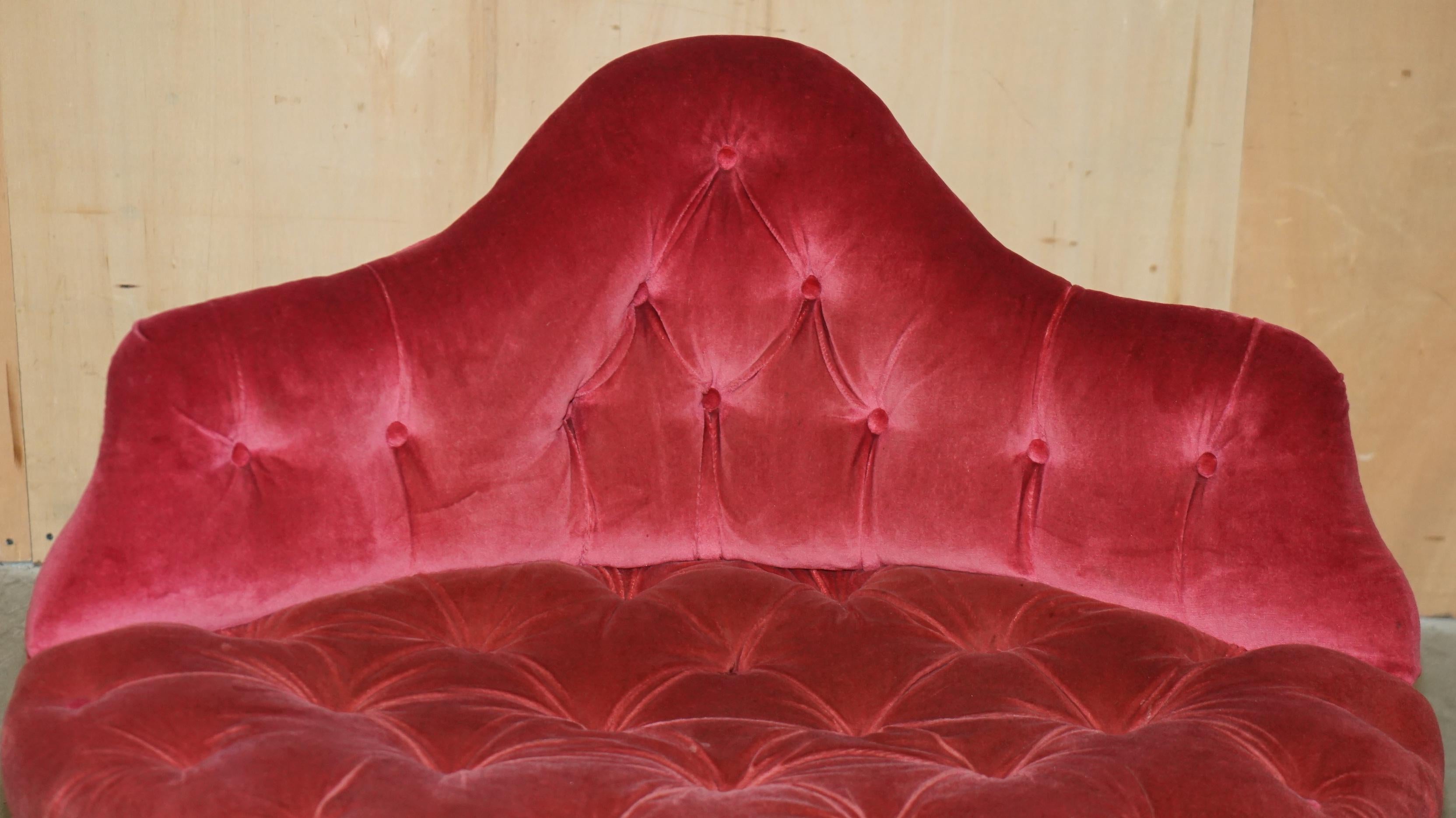 INE paire de chaises de conversation anciennes victoriennes CHESTERFIELD TUFTED WINDOW en vente 7