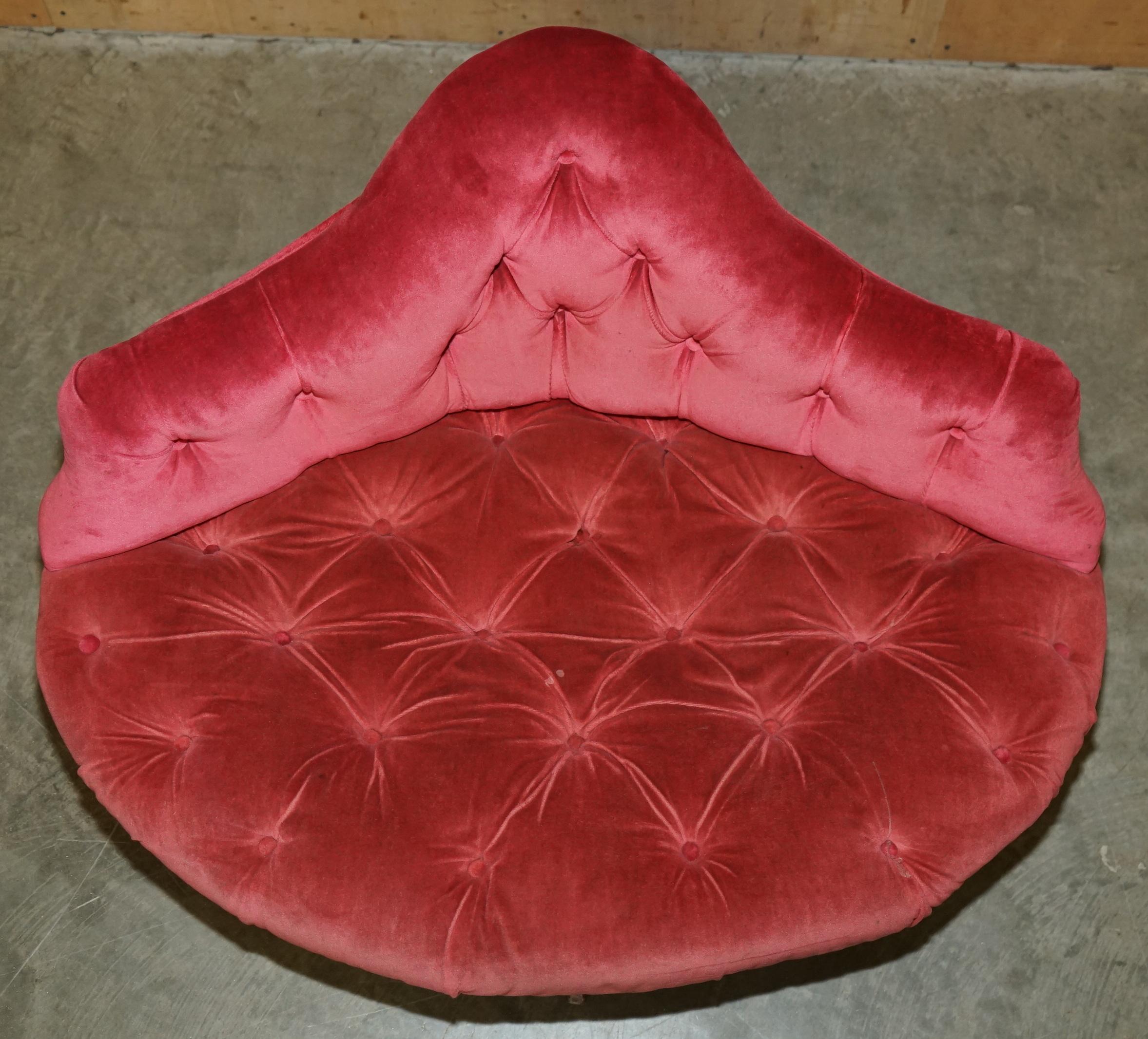 INE paire de chaises de conversation anciennes victoriennes CHESTERFIELD TUFTED WINDOW en vente 8