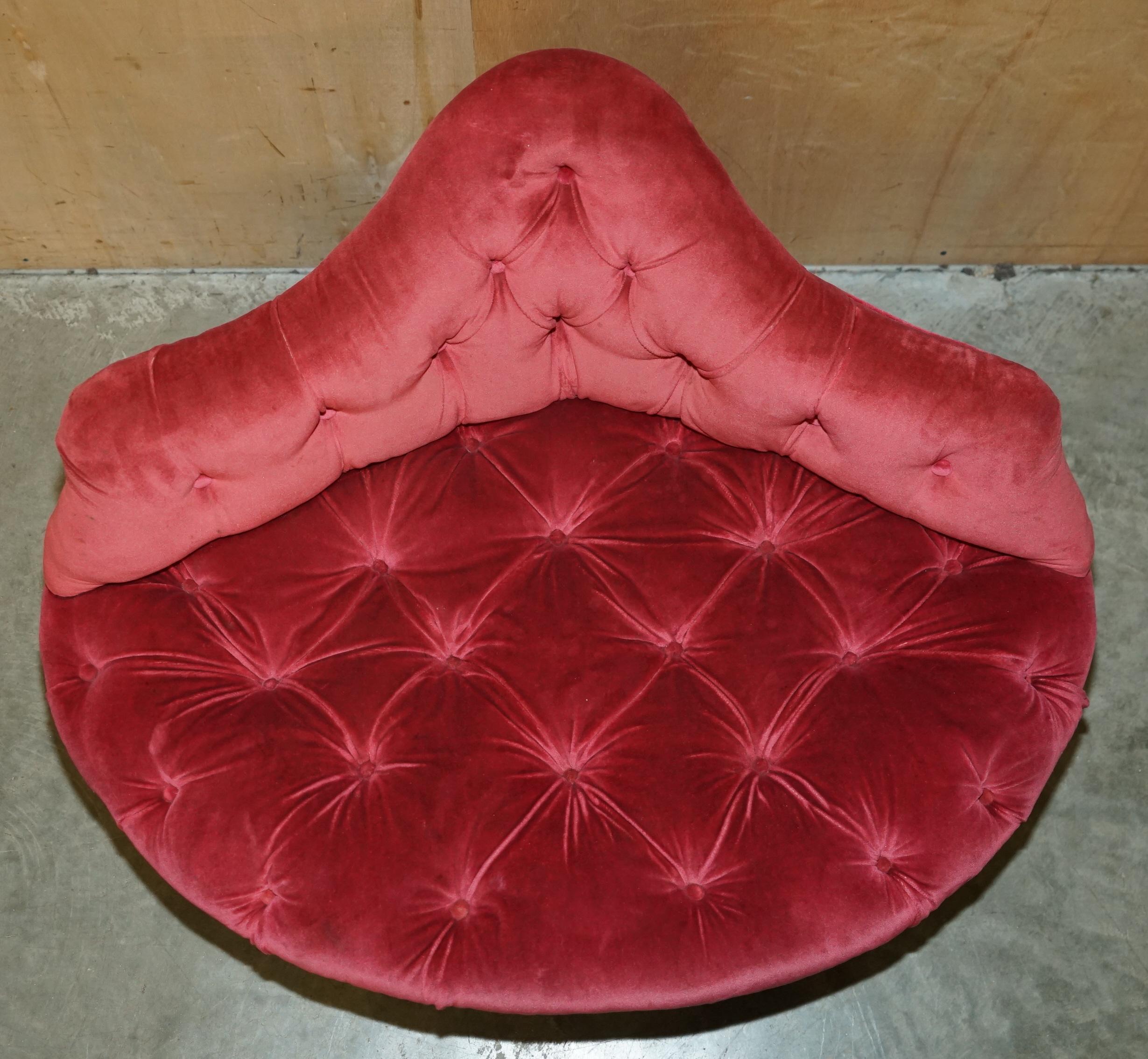 Fait main INE paire de chaises de conversation anciennes victoriennes CHESTERFIELD TUFTED WINDOW en vente