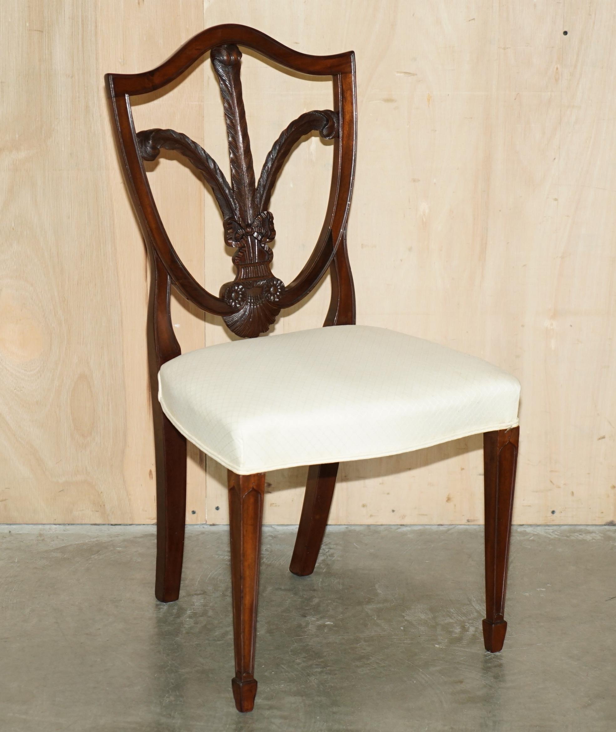 Royal House Antiques freut sich, dieses atemberaubende Paar George Hepplewhite Design Schild zurück Seite Stühle, die den Preis von Wales gefiederten Rücken ca. 1880 darstellen zum Verkauf anbieten

Bitte beachten Sie die Liefergebühr aufgeführt ist