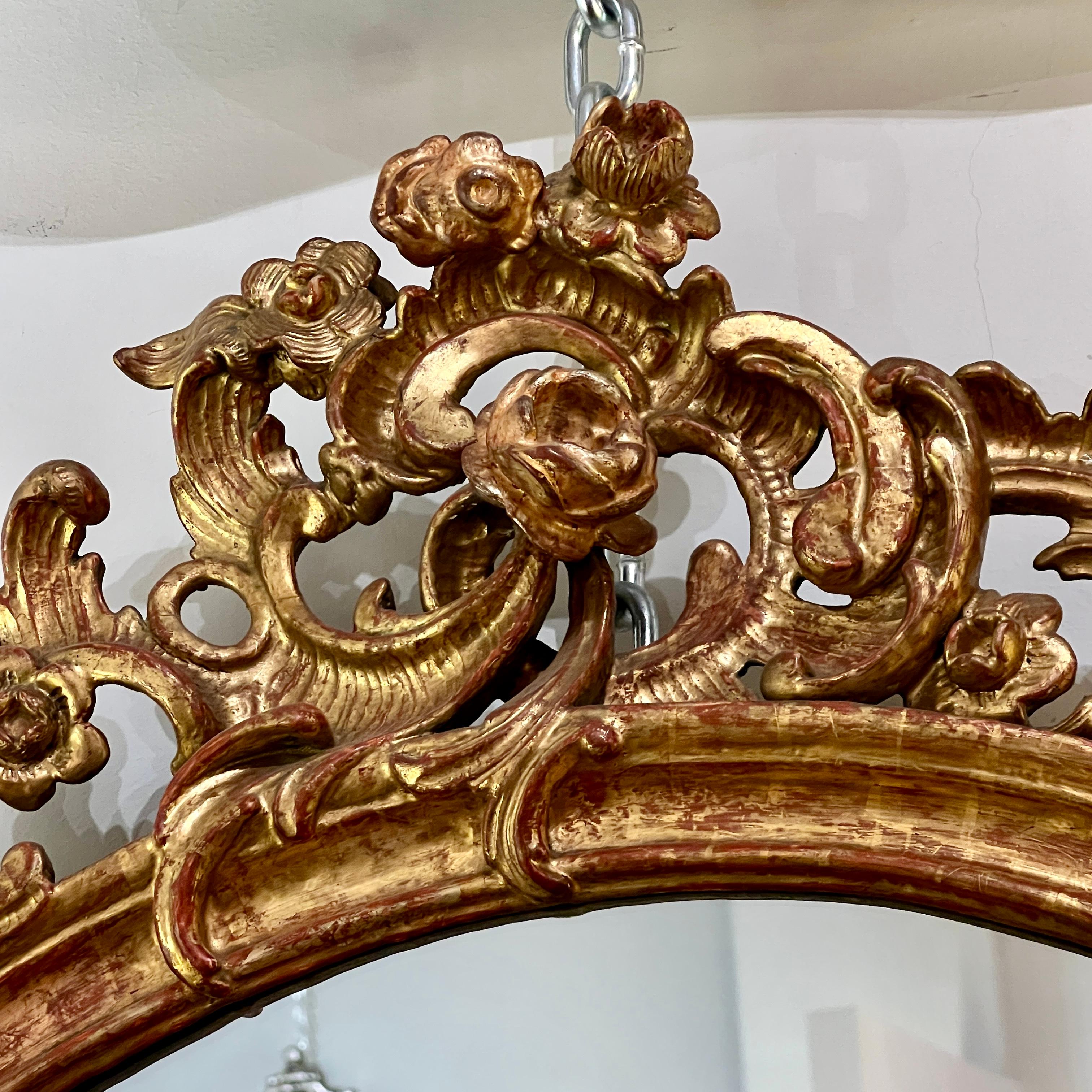 Paire de miroirs baroques en bois doré en vente 1