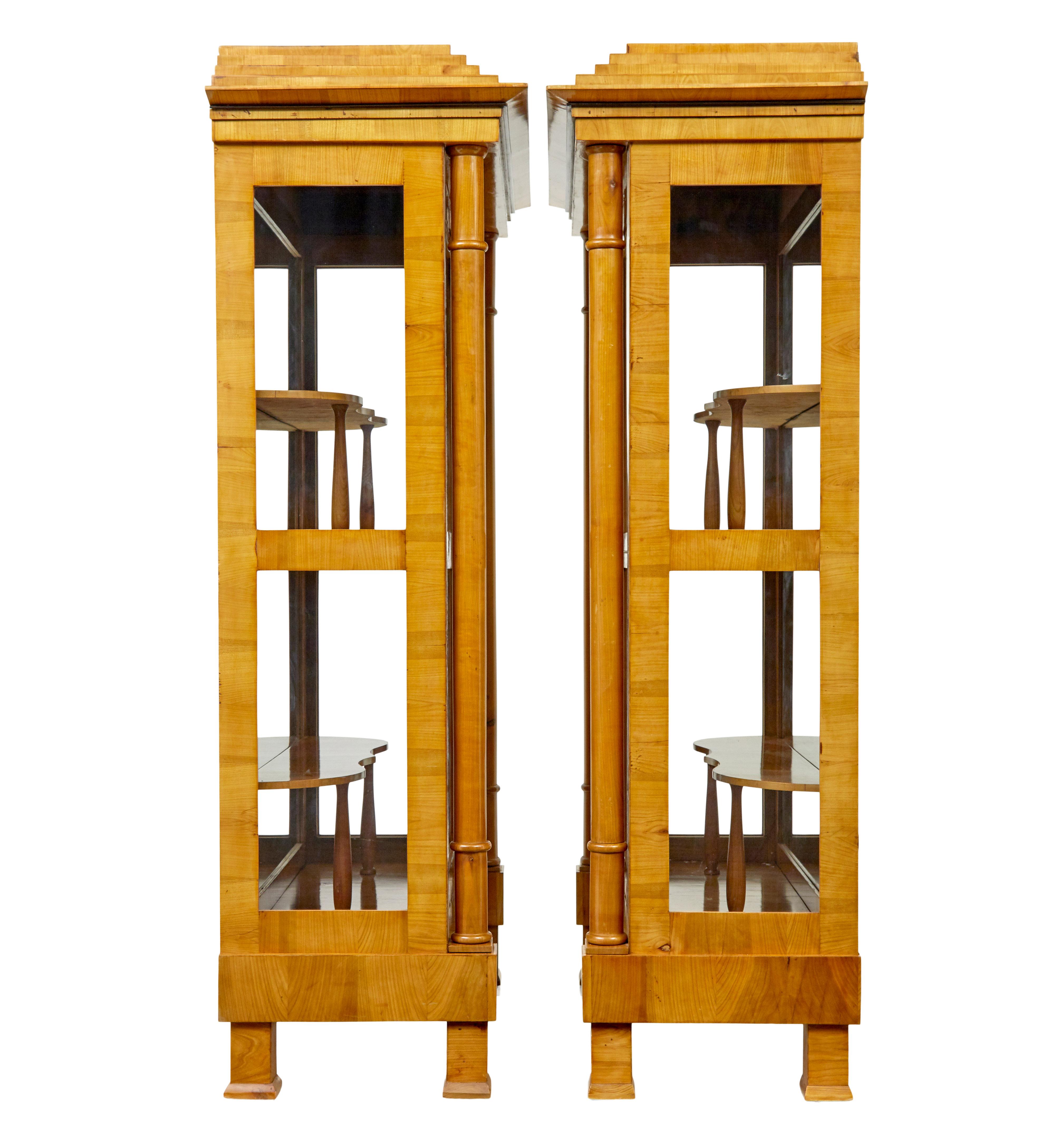 Fine pair of Biedermeier glazed elm display cabinets In Good Condition For Sale In Debenham, Suffolk