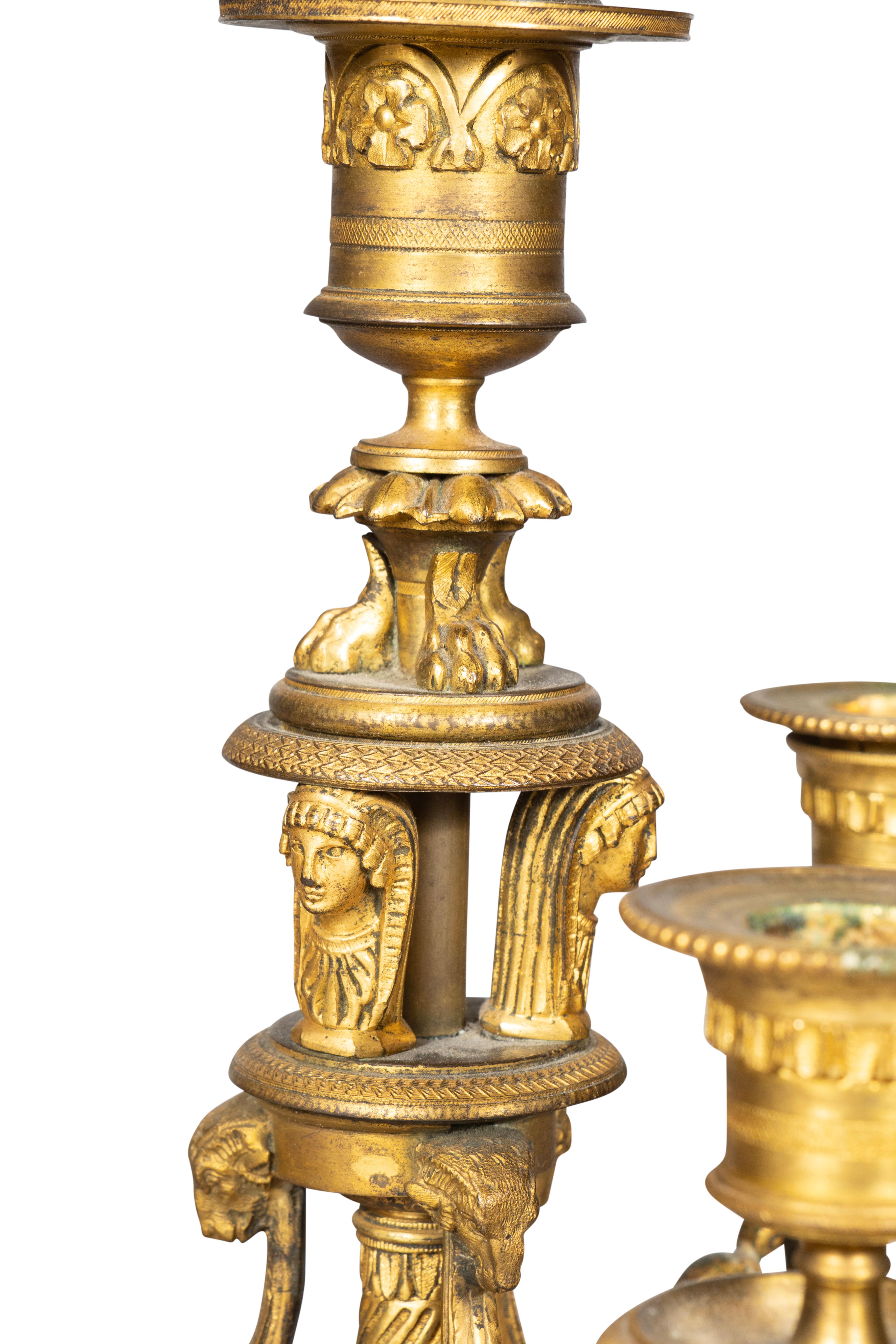 Fine paire de lampes Bouillotte en bronze doré de Charles X en vente 5