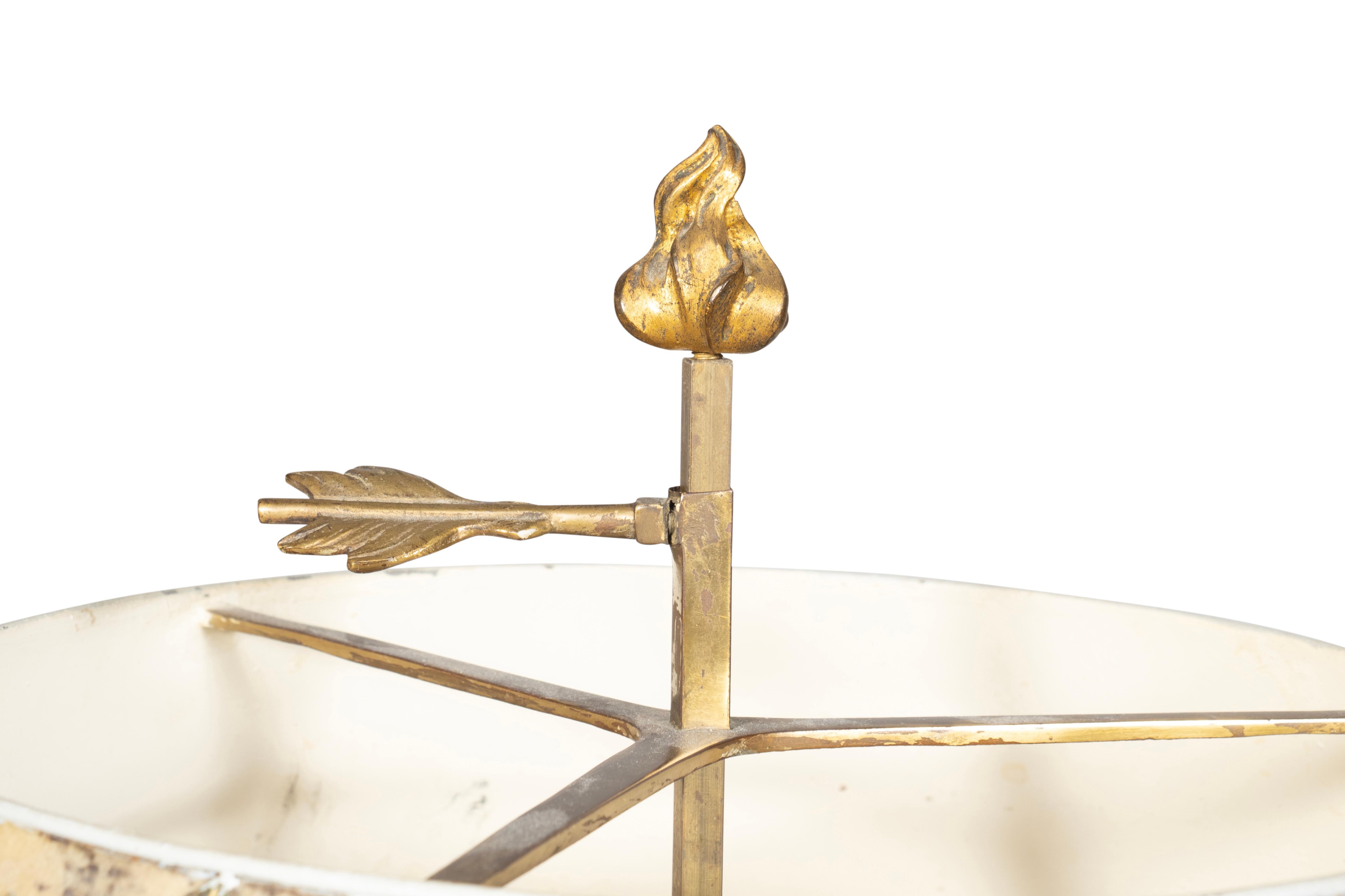 Milieu du XIXe siècle Fine paire de lampes Bouillotte en bronze doré de Charles X en vente