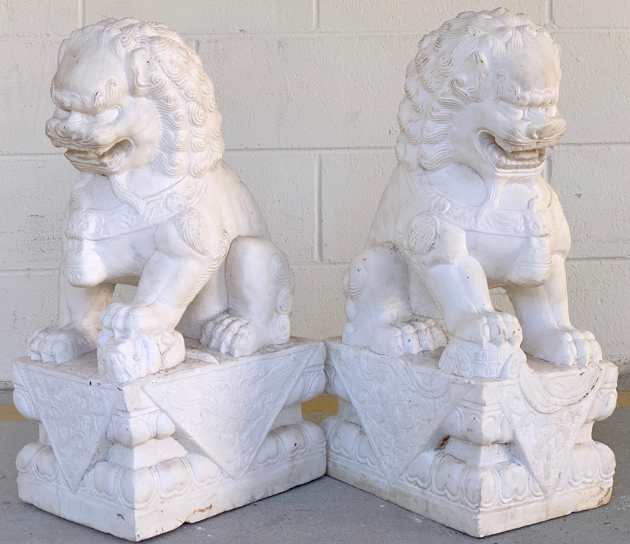 Carved Fine Pair of Chinese Export Marble Seated Foo Dogs For Sale