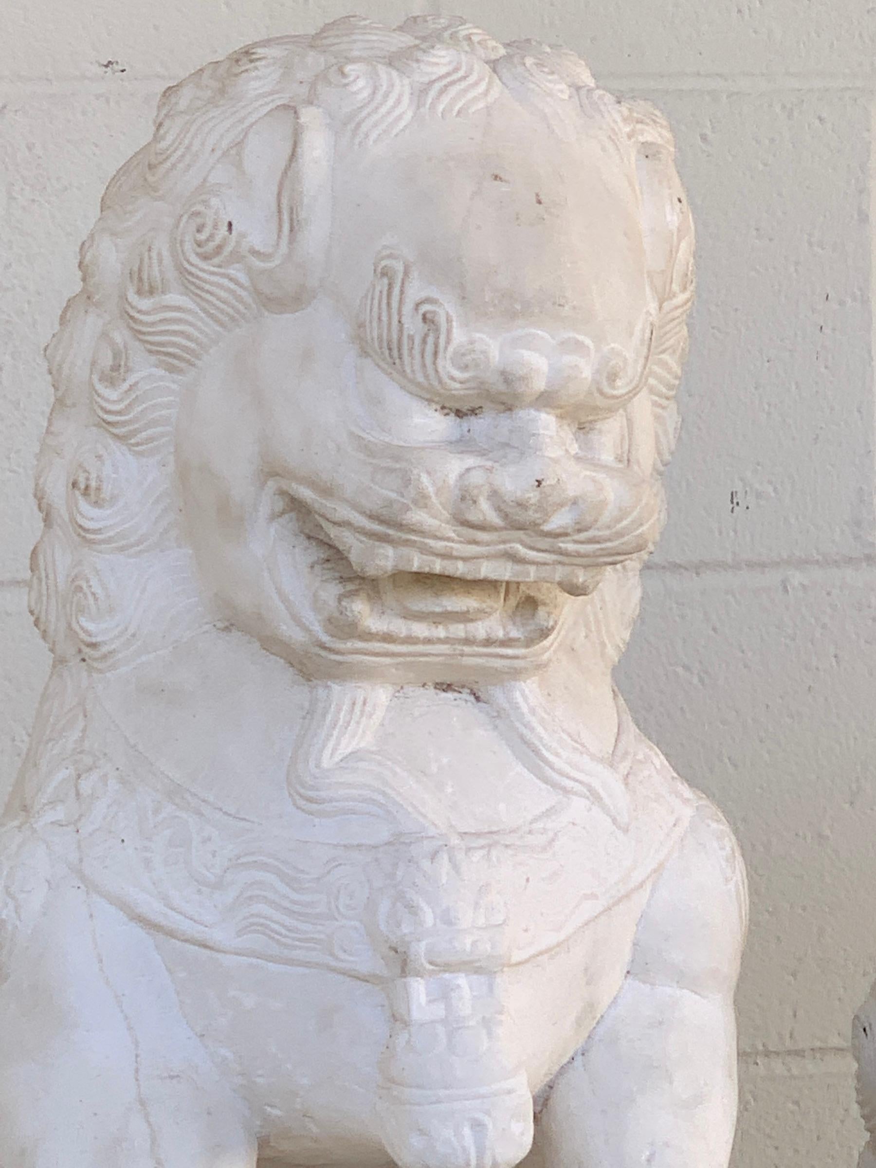 Fine Pair of Chinese Export Marble Seated Foo Dogs In Good Condition In West Palm Beach, FL