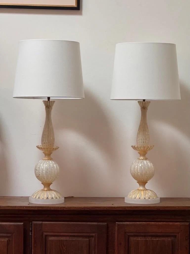 Fino par de lámparas de Murano Blanco Crema, c. 1960 Cristal de Murano en venta