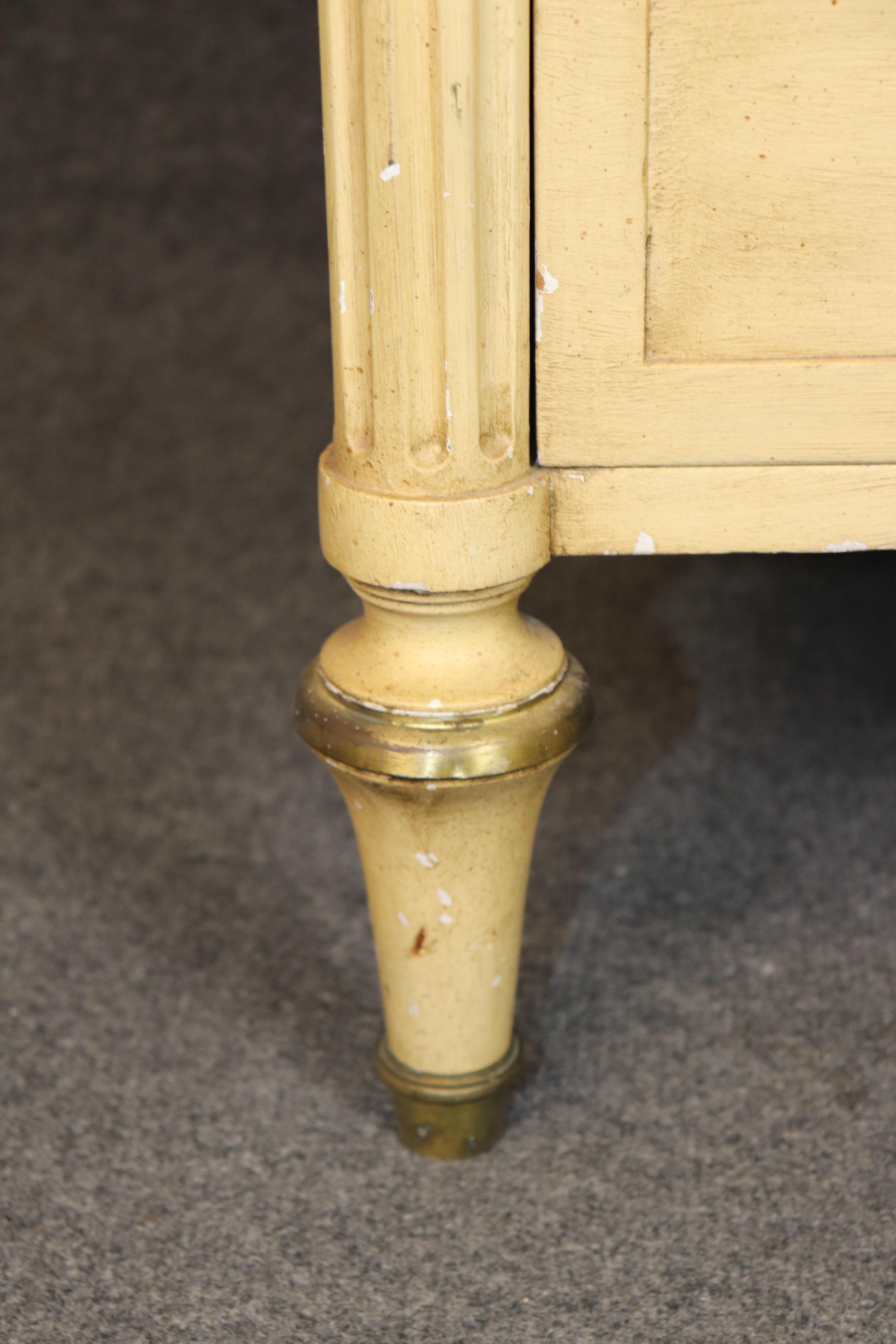 Fine Pair of Creme Painted French Directoire Style Commodes For Sale 3