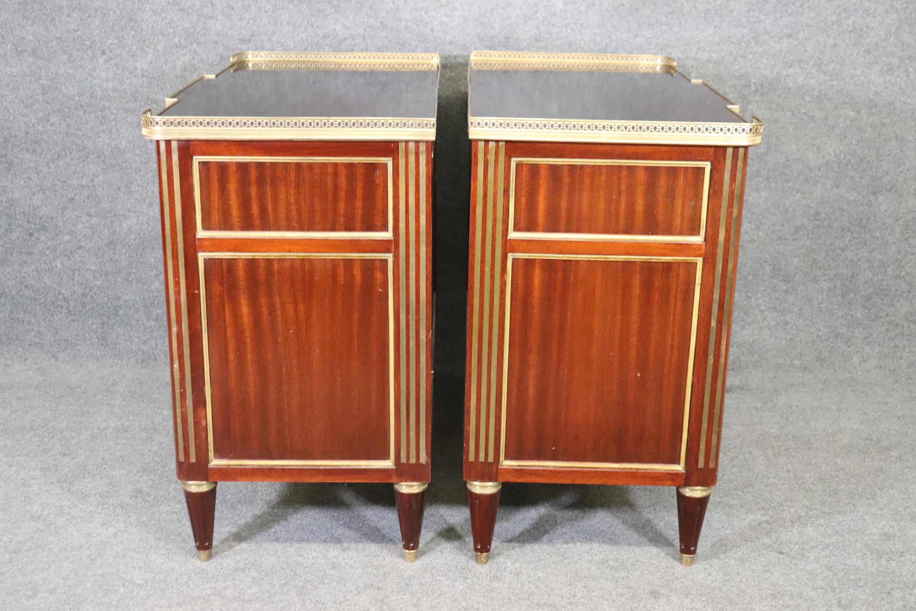 Fine Pair of Custom-Made French Louis XVI Bronze Mounted Jansen Style Commodes 2