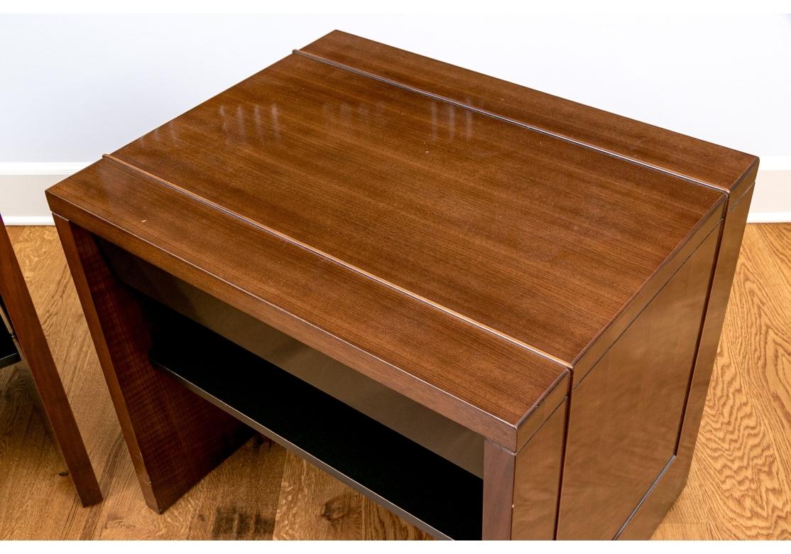 Magnífico par de cajoneras de Bill Sofield para Baker Furniture en venta 2