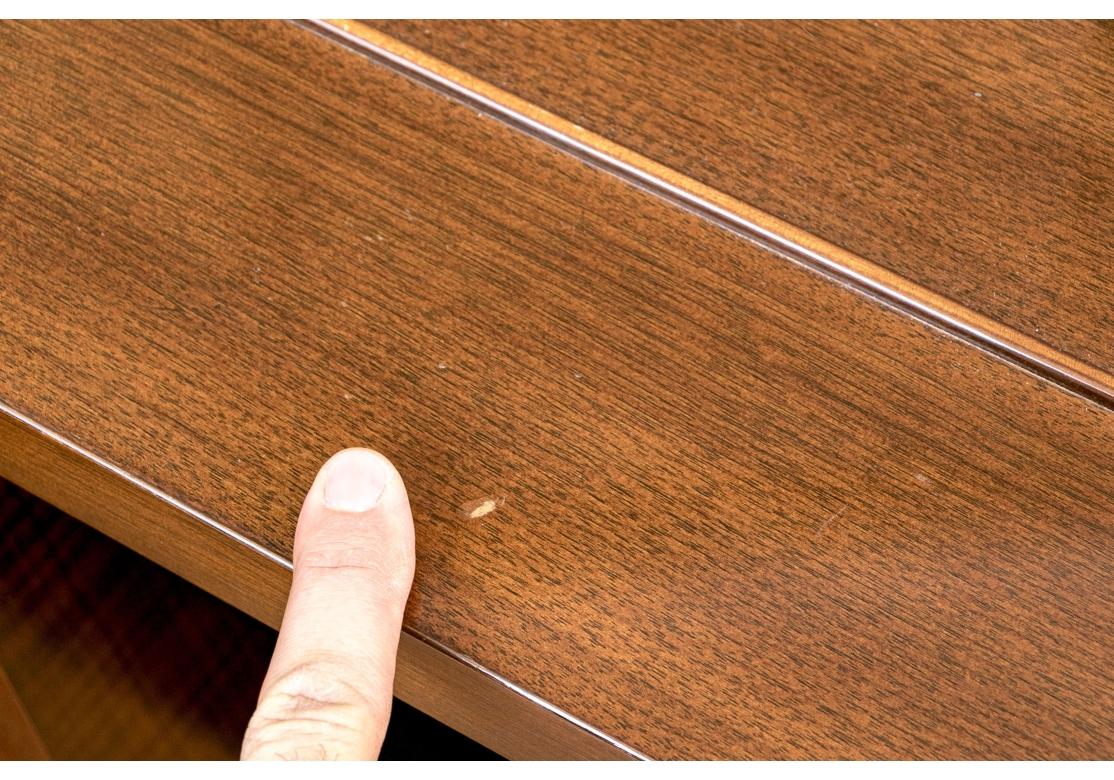 Magnífico par de cajoneras de Bill Sofield para Baker Furniture en venta 6