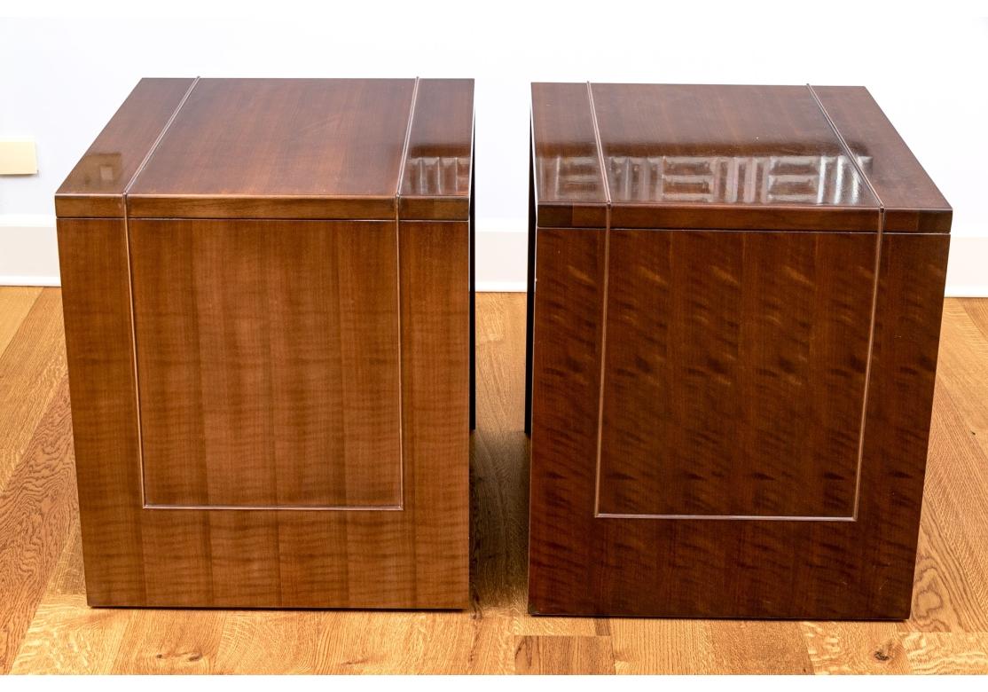Magnífico par de cajoneras de Bill Sofield para Baker Furniture Lacado en venta