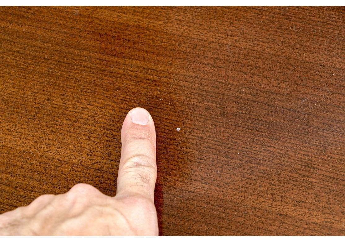 Magnífico par de cajoneras de Bill Sofield para Baker Furniture Madera en venta