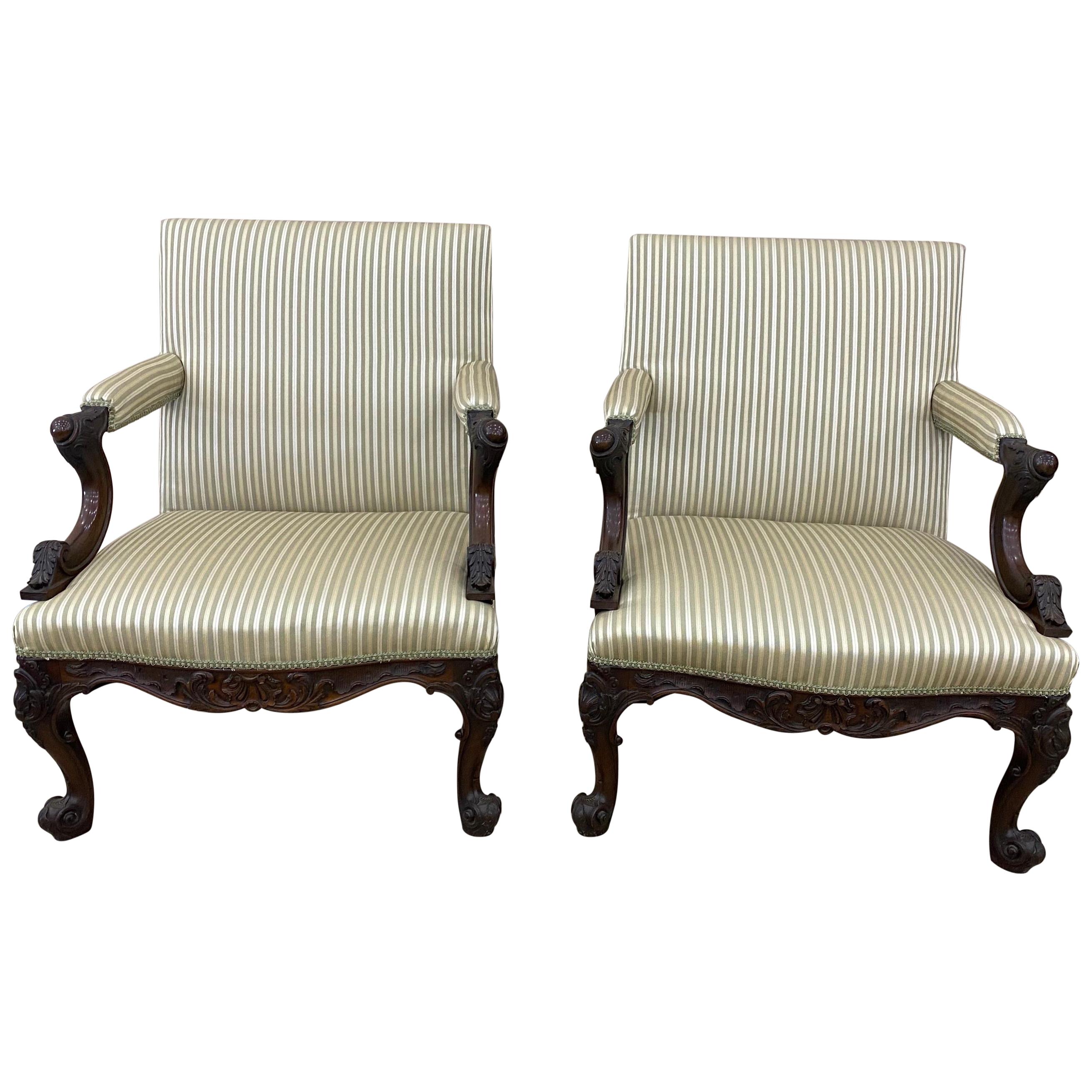 Feines Paar georgianischer Gainsborough-Stühle aus Mahagoni des frühen 19. Jahrhunderts
