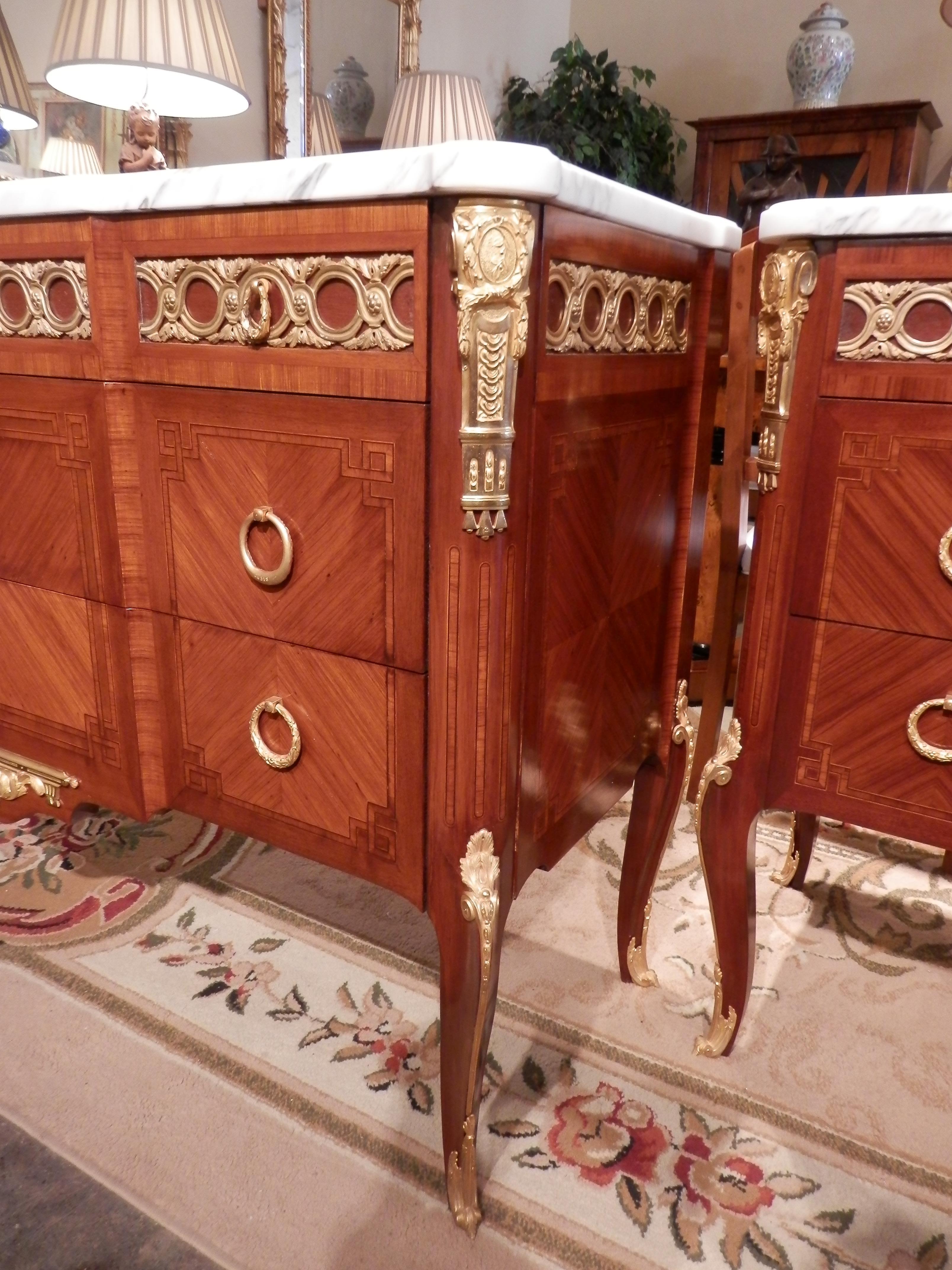 Louis XVI Fine Pair of Early 20th Century French Transitional Louis XV-XVI Kingwood Chests