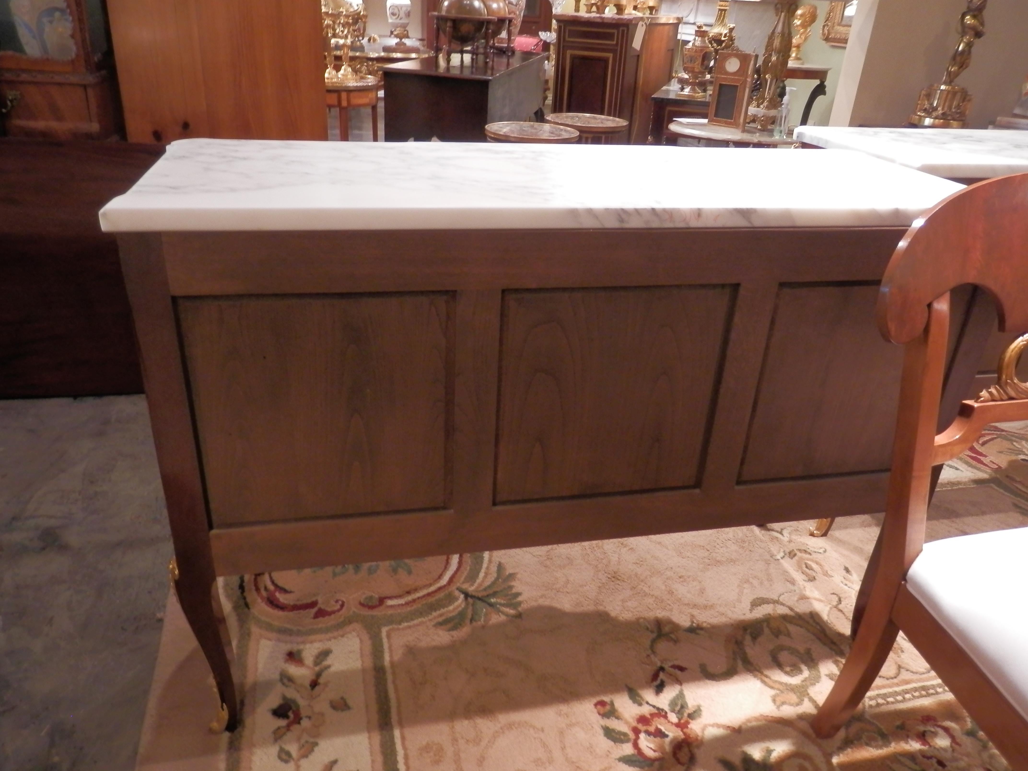 Fine Pair of Early 20th Century French Transitional Louis XV-XVI Kingwood Chests 3