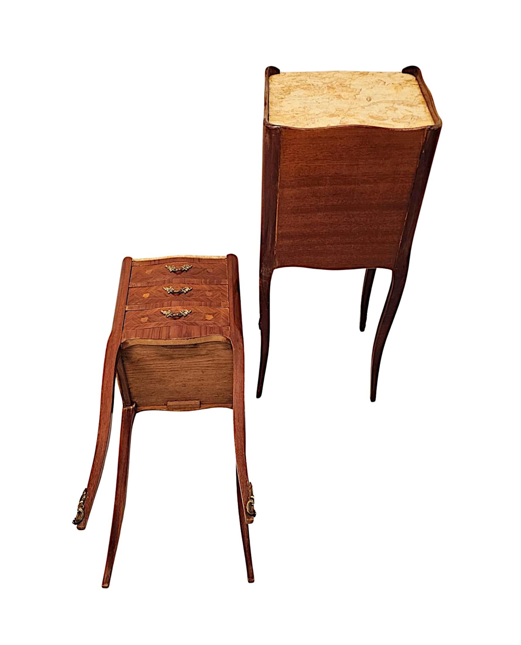 Similoro Raffinata coppia di cassapanche o tavoli con piano in marmo montati a ormolu dei primi del Novecento in vendita