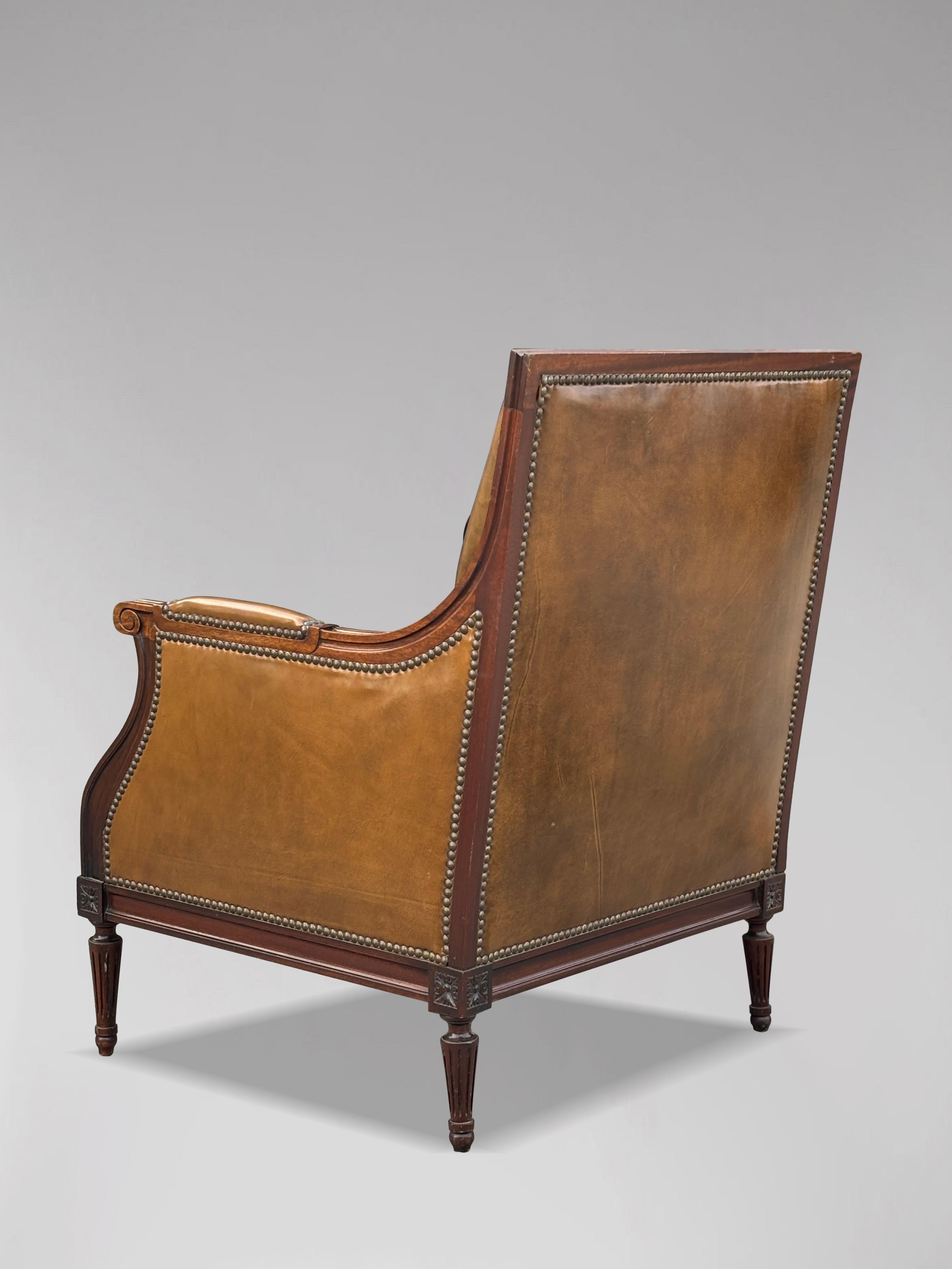 Cuir Paire de fauteuils club de bibliothèque en cuir de l'époque édouardienne en vente
