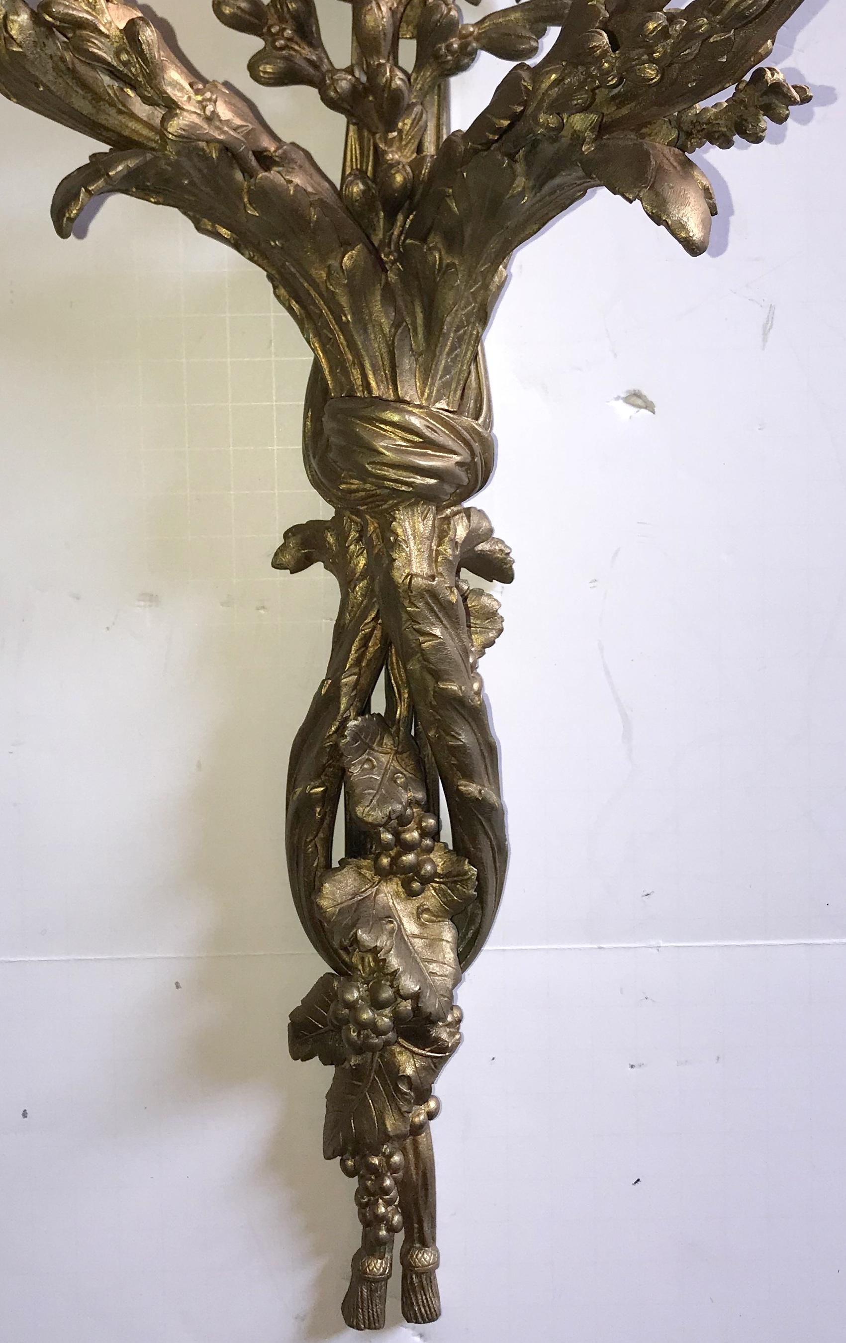20th Century Fine Pair of Elegant French Doré Bronze Two-Arm Bow Top Tassel Filigree Sconces