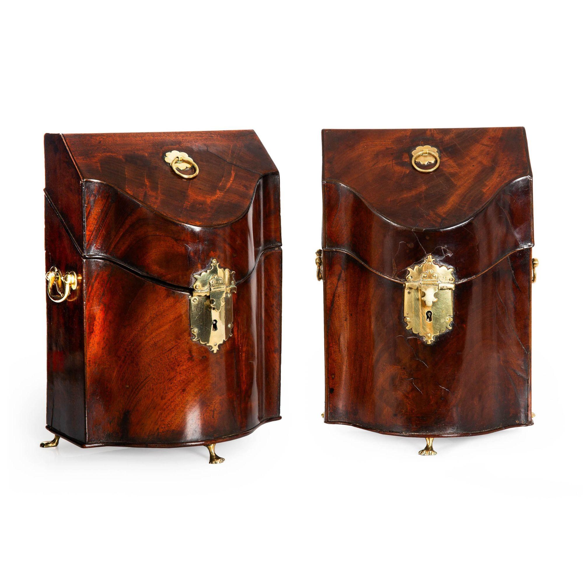 Fine Pair of English George III Period Antique Mahogany Boxes circa 1780 For Sale 3