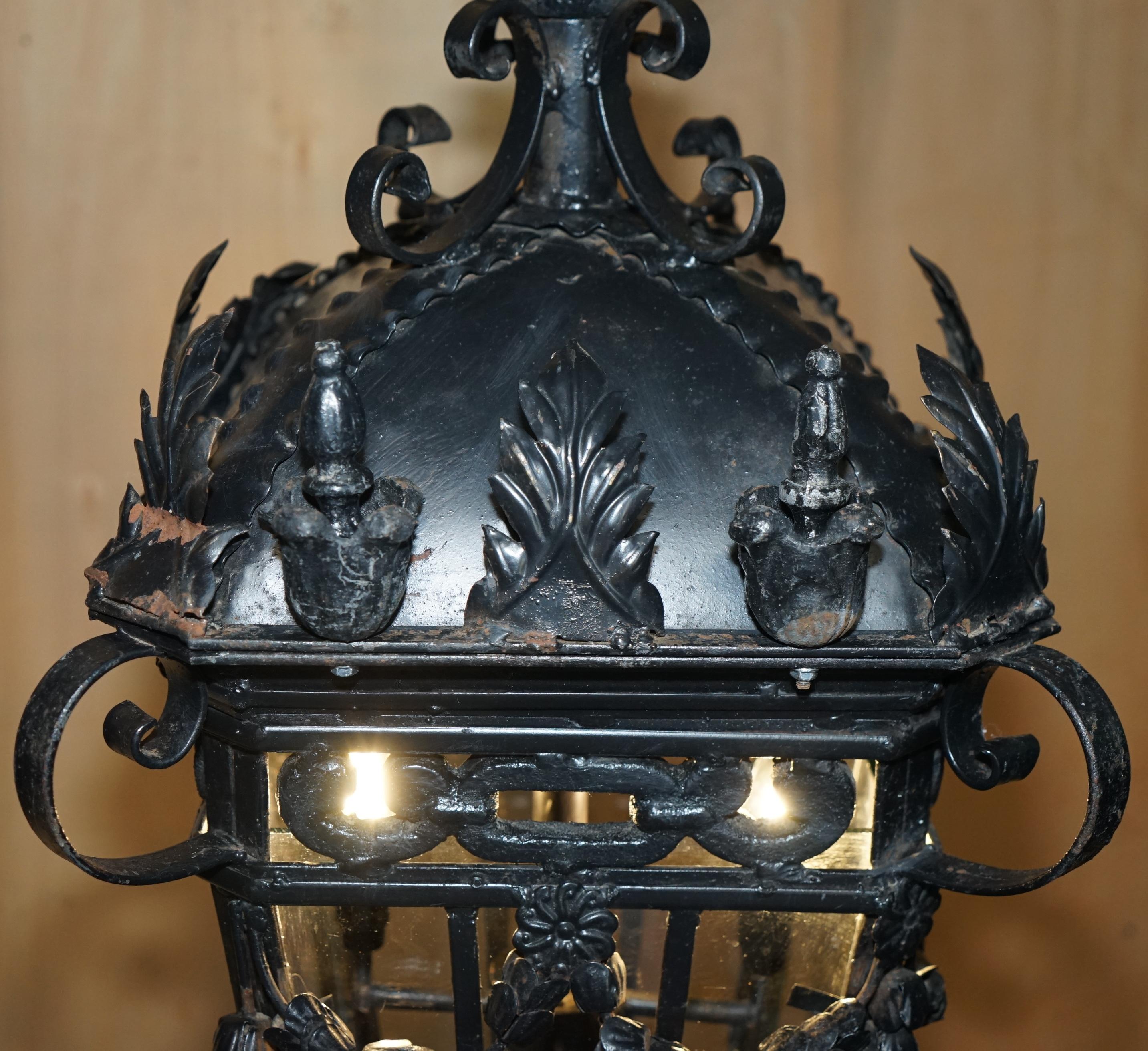 Glass FINE PAIR OF EXTRA LARGE 20TH CENTURY FRENCH PARISIAN ART DECO HANGING LANTERNs For Sale