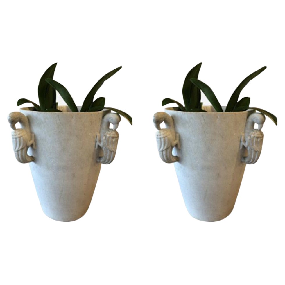 Pareja de Jardineras de Mármol Estatuarias Francesas Art Decó en venta