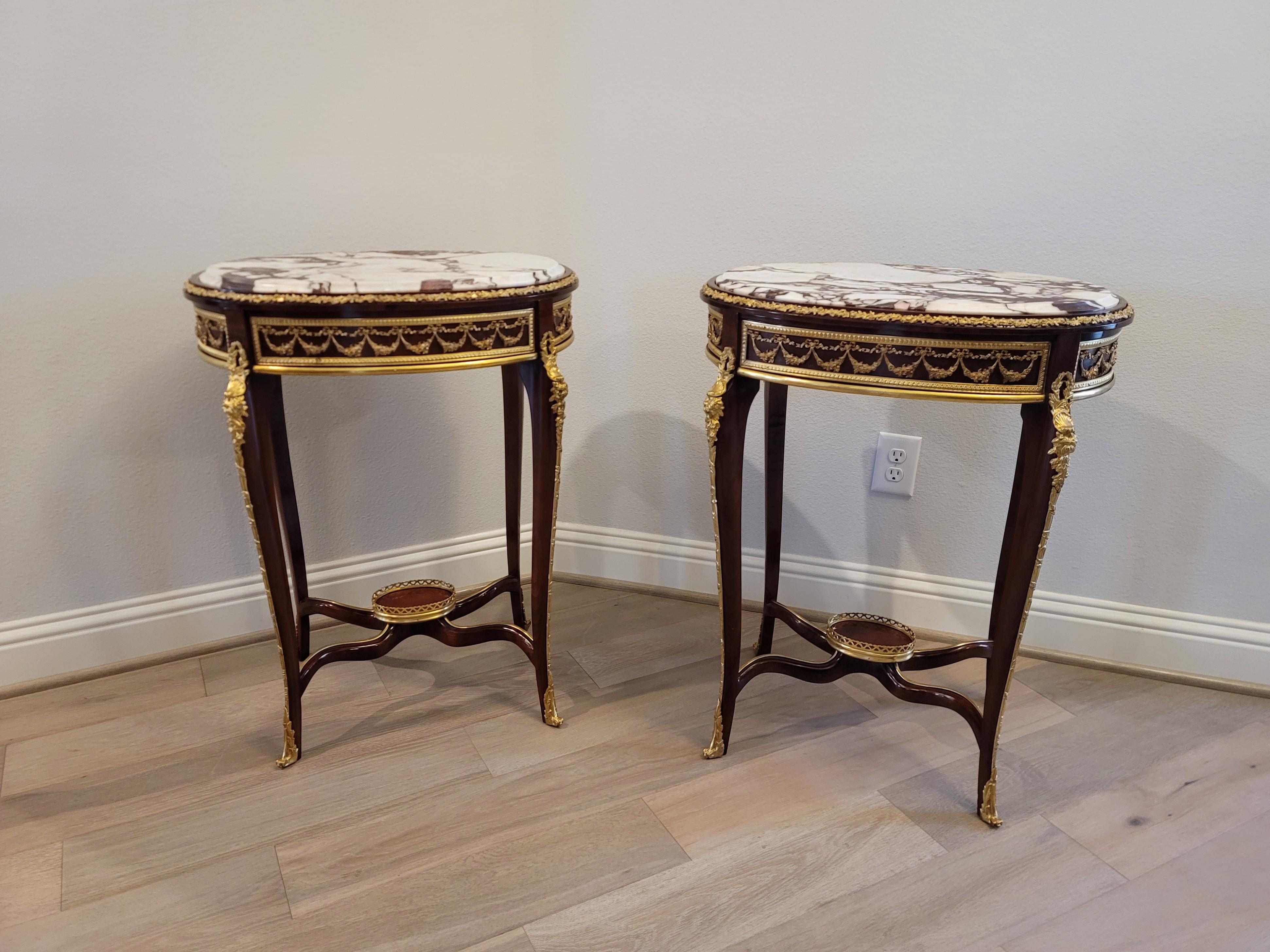 Paire d'attaches françaises de style Louis XV de style François Linke Tables d'appoint Bon état - En vente à Forney, TX