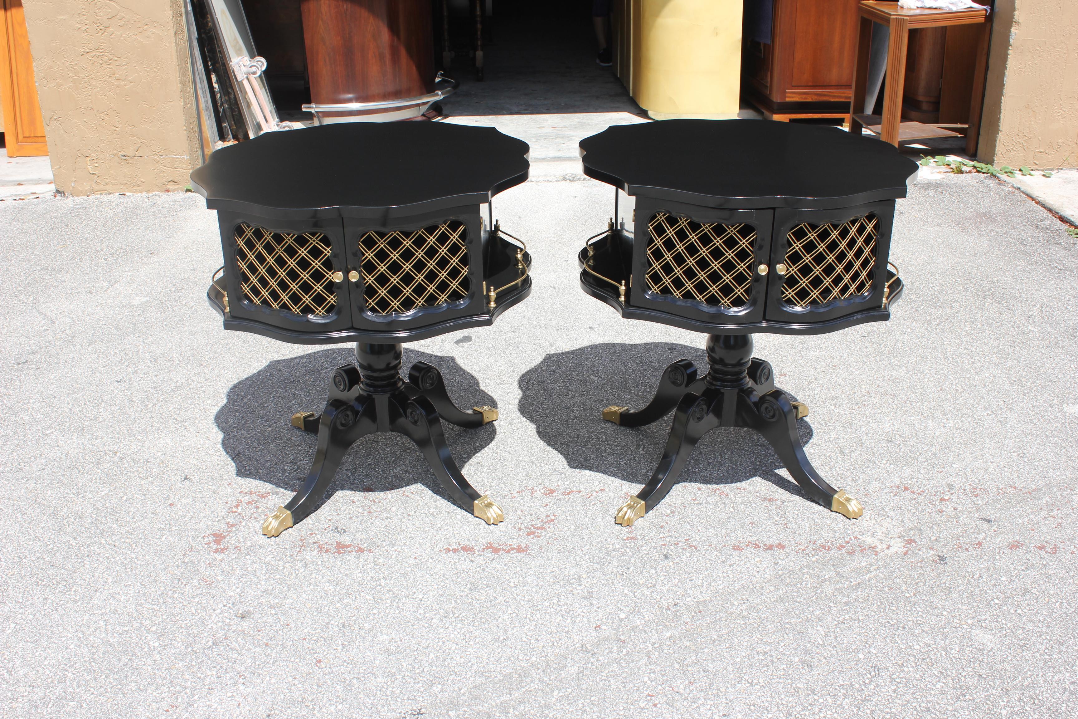Fine Pair of French Neoclassical Side Table or Accent Table, circa 1920s 11