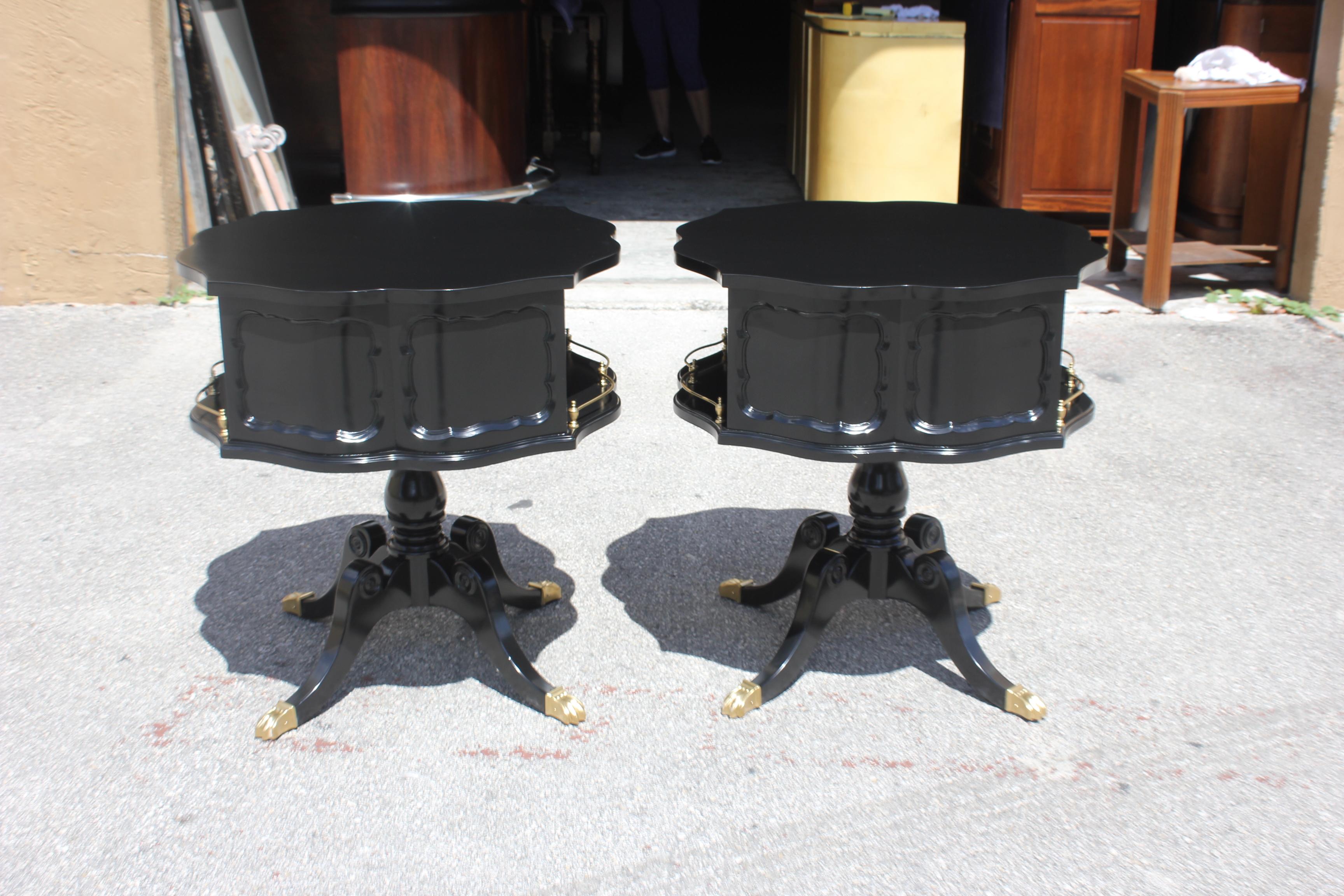 Fine Pair of French Neoclassical Side Table or Accent Table, circa 1920s 14