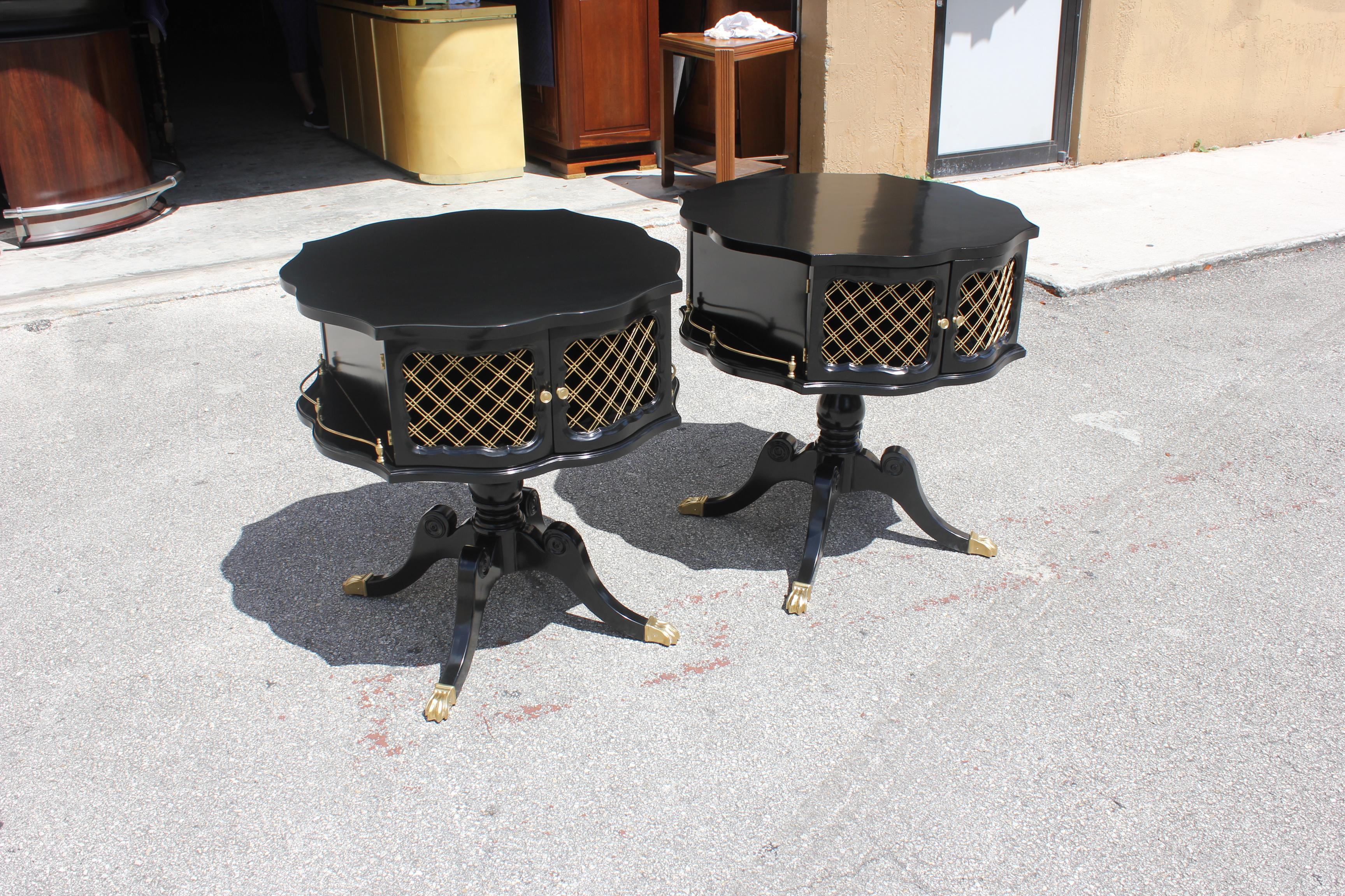 Fine Pair of French neoclassical side table or accent table, circa 1920s fine pair of French neoclassical side table or accent table, circa 1920s. Made of mahogany, the mahogany wood has been ebonized and finished with a French polished high luster,