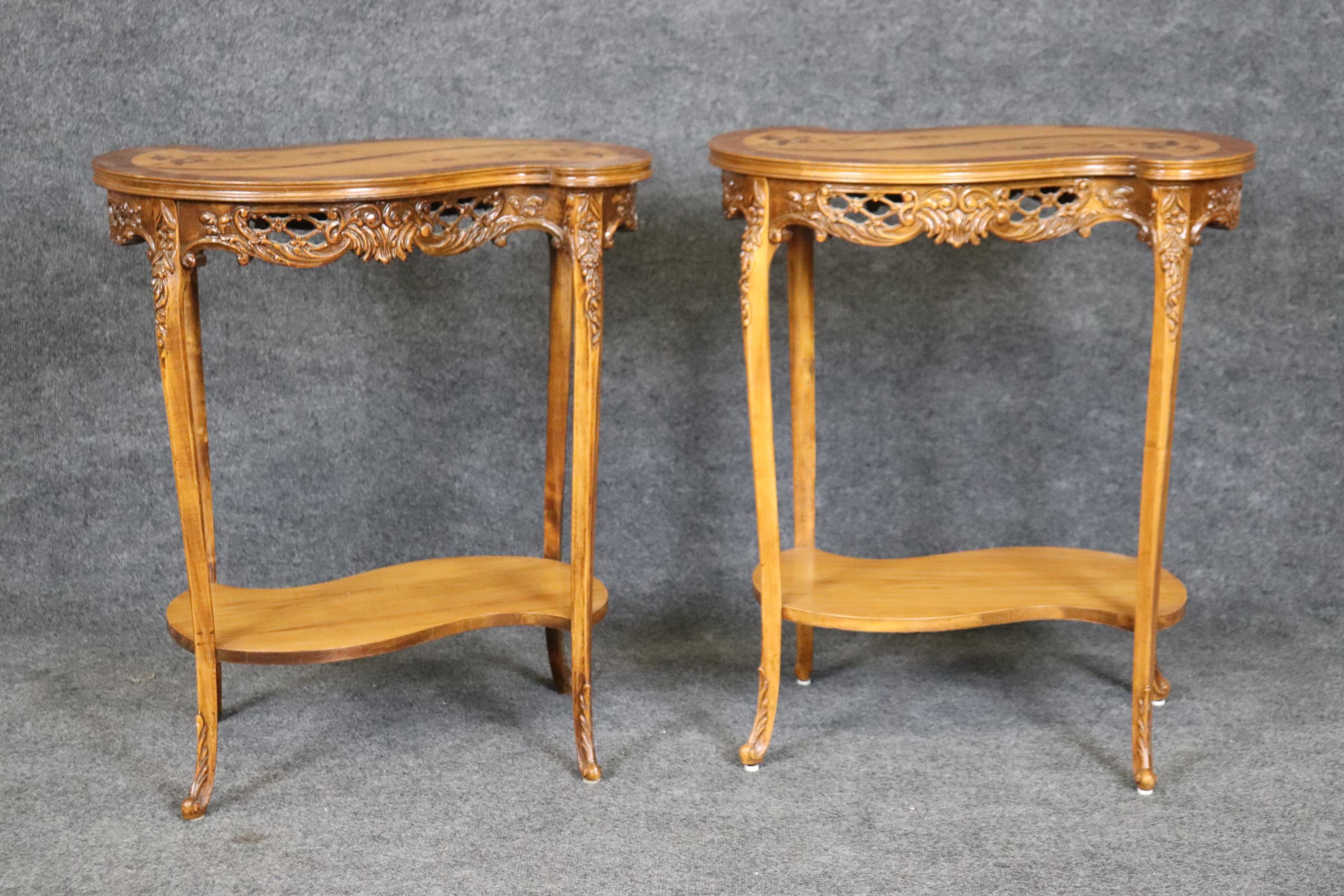 Louis XV Fine Pair of French Walnut and Satinwood Carved Kidney Shapes End Tables  For Sale