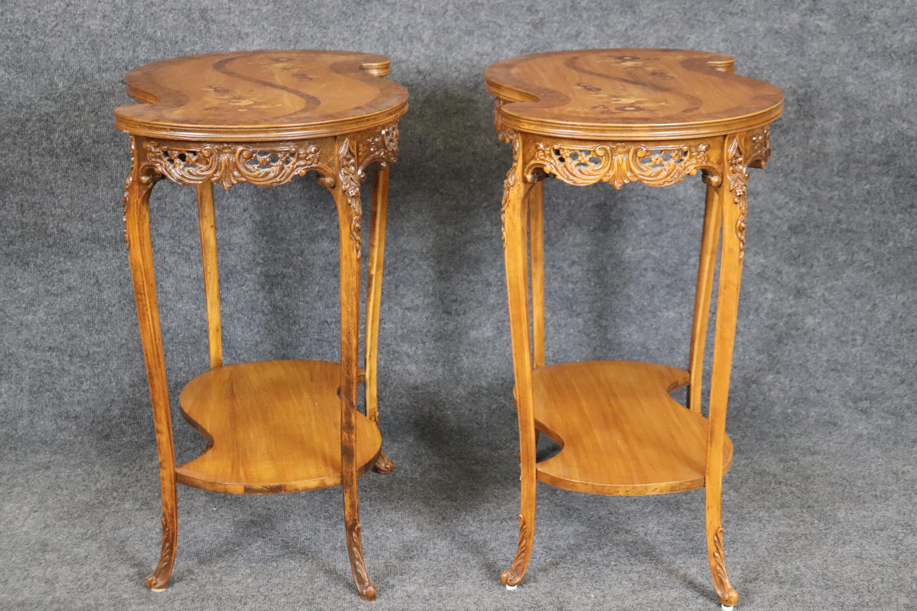 American Fine Pair of French Walnut and Satinwood Carved Kidney Shapes End Tables  For Sale