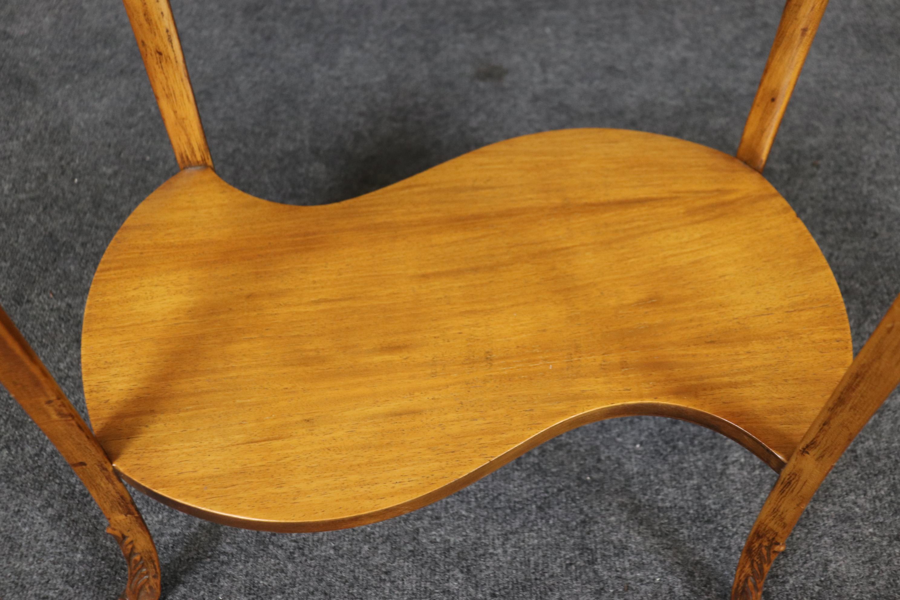 Fine Pair of French Walnut and Satinwood Carved Kidney Shapes End Tables  For Sale 1