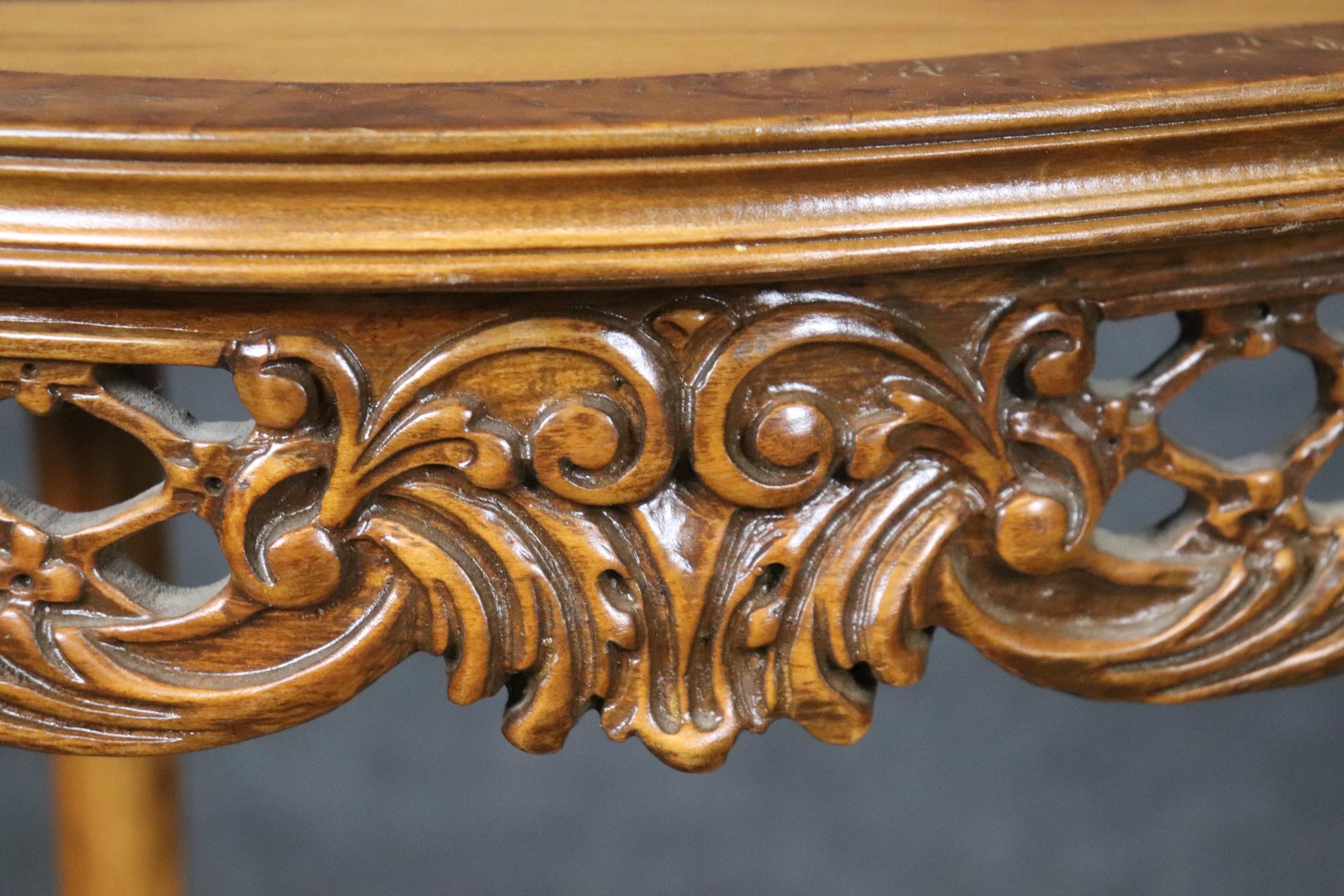 Fine Pair of French Walnut and Satinwood Carved Kidney Shapes End Tables  For Sale 3