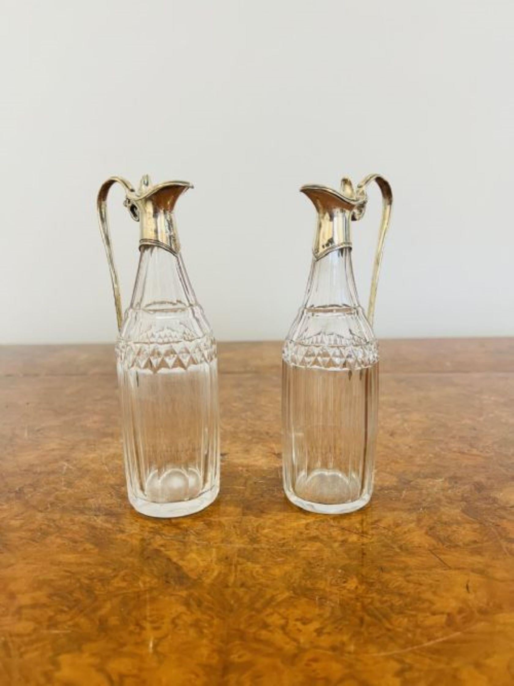 Fine pair of George III hallmarked silver and glass oil and vinegar bottles  In Good Condition In Ipswich, GB