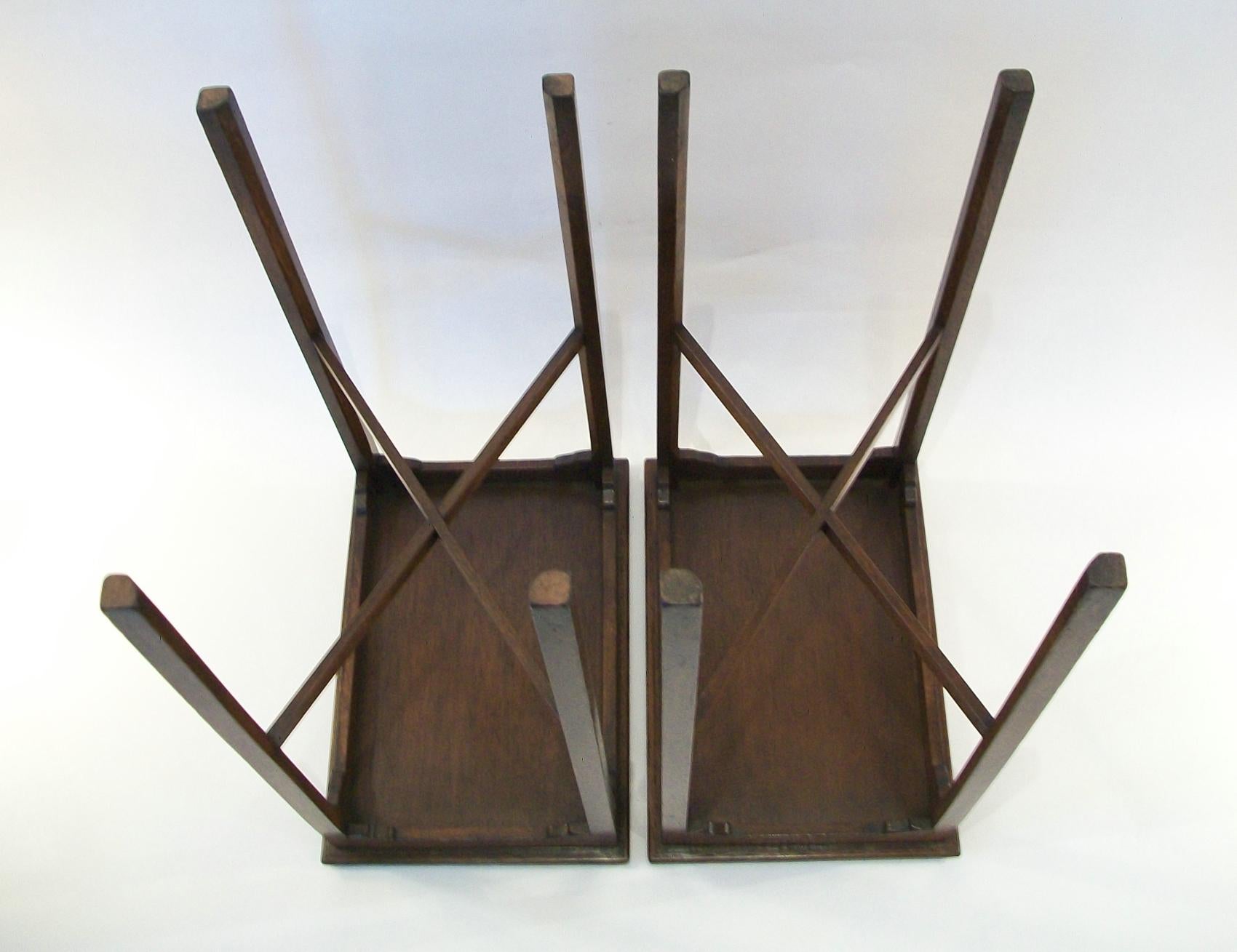 Fine Pair of Georgian Style Flamed Hardwood Side Tables - U.K. - Circa 1950's For Sale 4