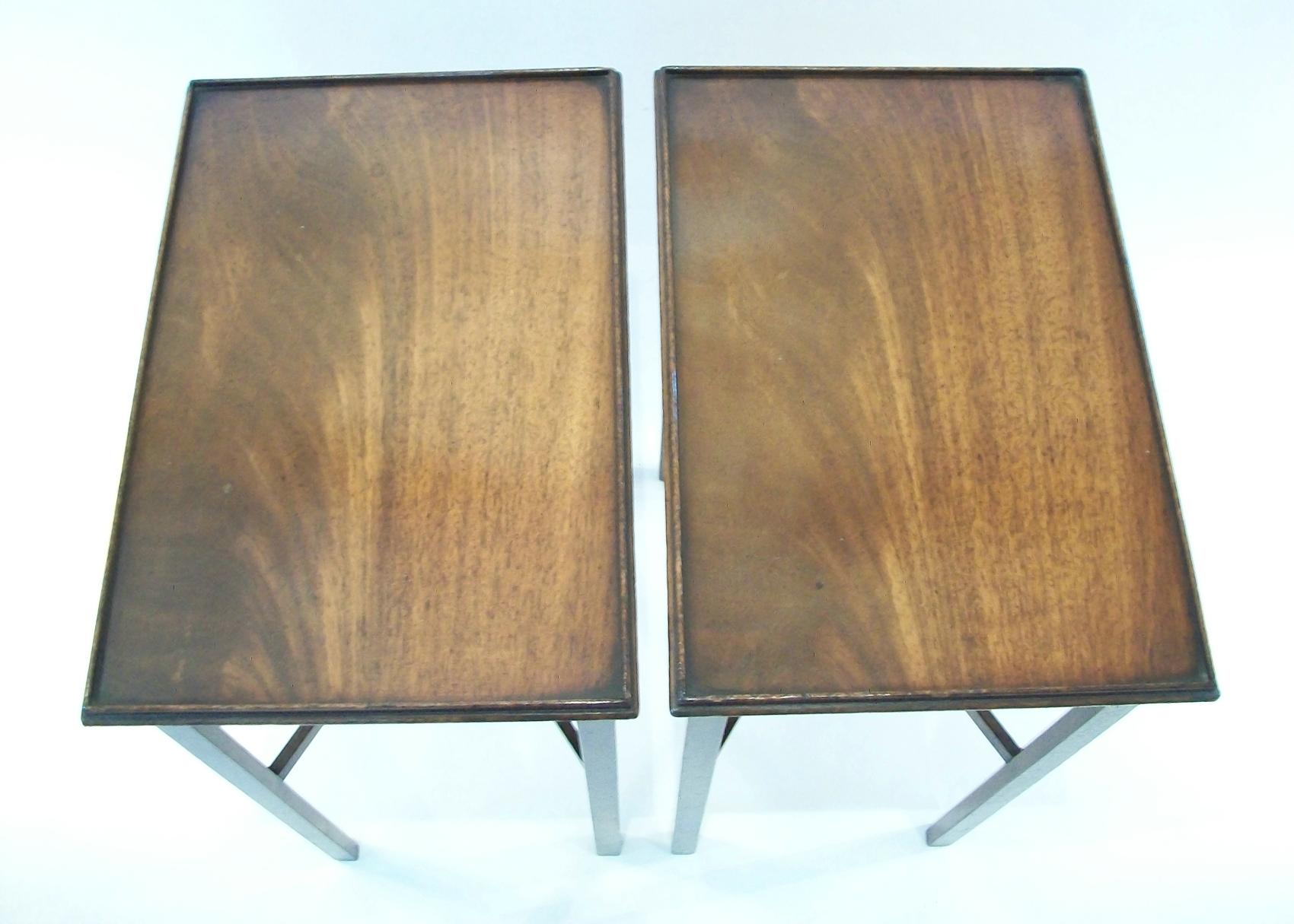 20th Century Fine Pair of Georgian Style Flamed Hardwood Side Tables - U.K. - Circa 1950's For Sale