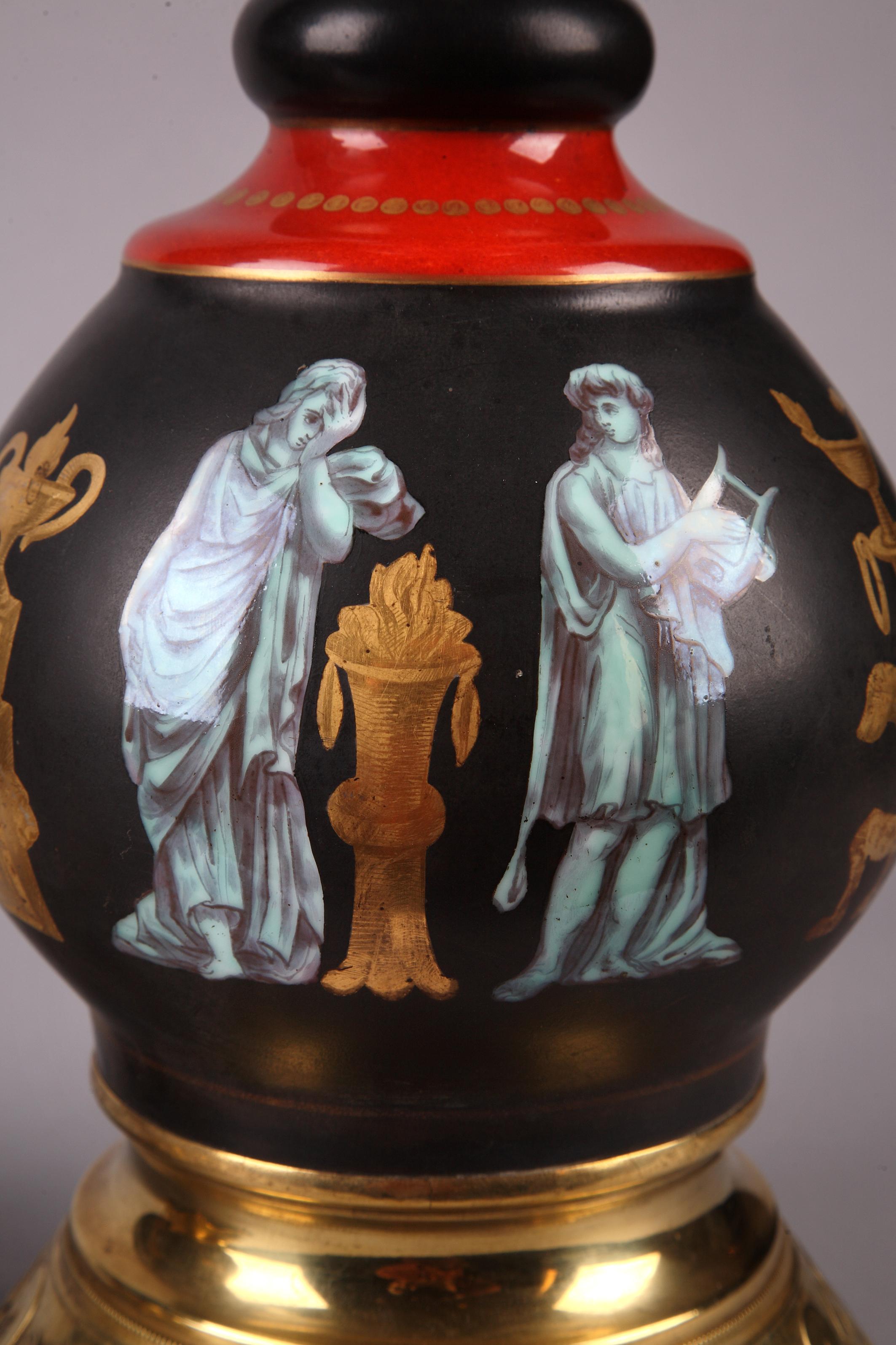 Pair of Pompeian Style Gilded Bronze and Porcelain Lamps, France, Circa 1880 Francés en venta