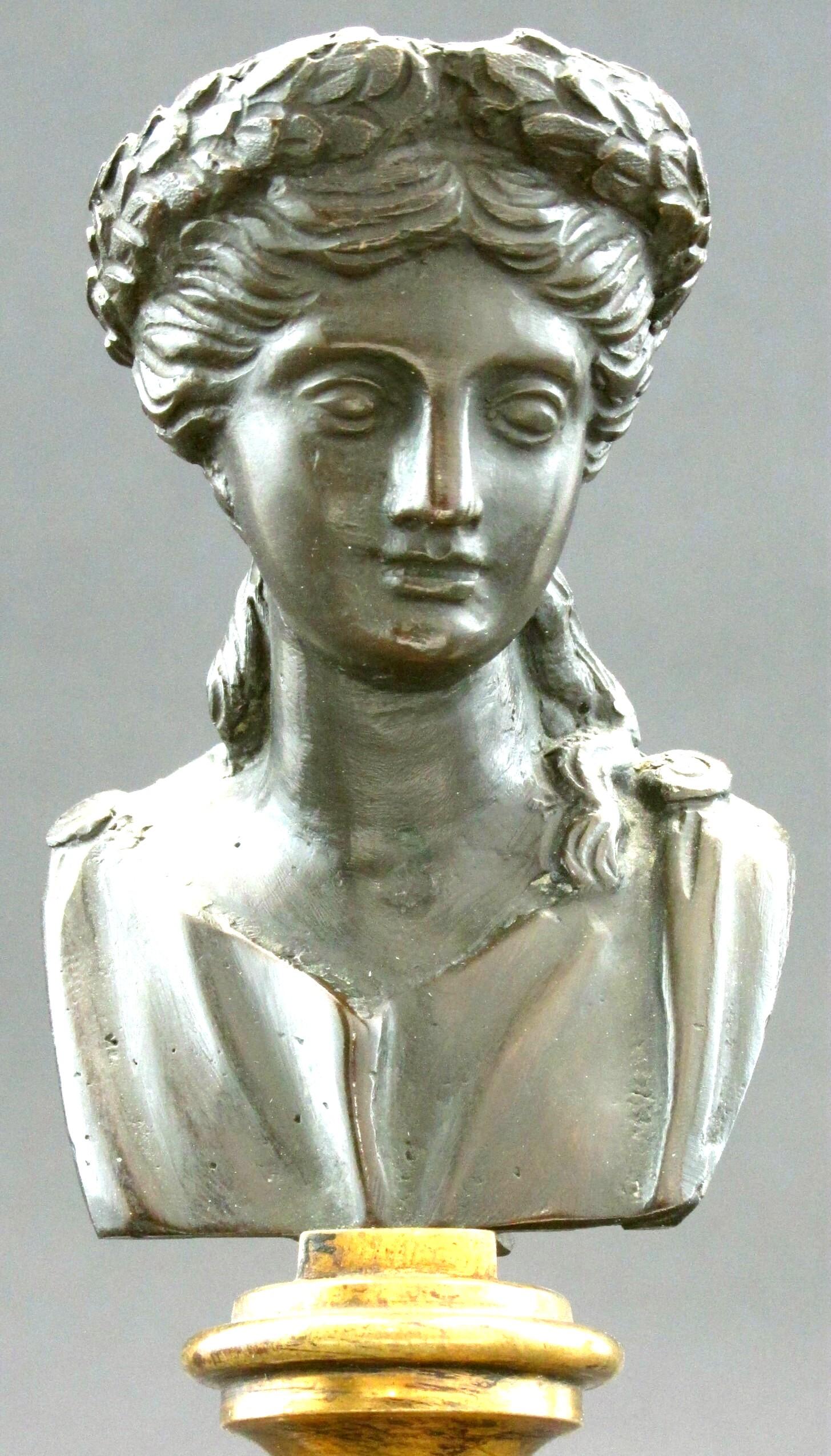 Moulage Paire de bustes miniatures en bronze de style Grand Tour, Continental, vers 1900 en vente