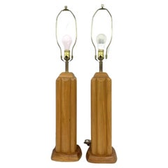 Belle paire de  Lampes de table du milieu du siècle en noyer travaillées à la main 