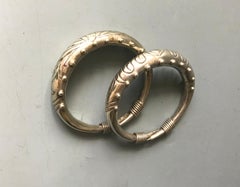 Coppia di bracciali in argento della tribù Hmong o Miao Hill Gioielli tribali asiatici