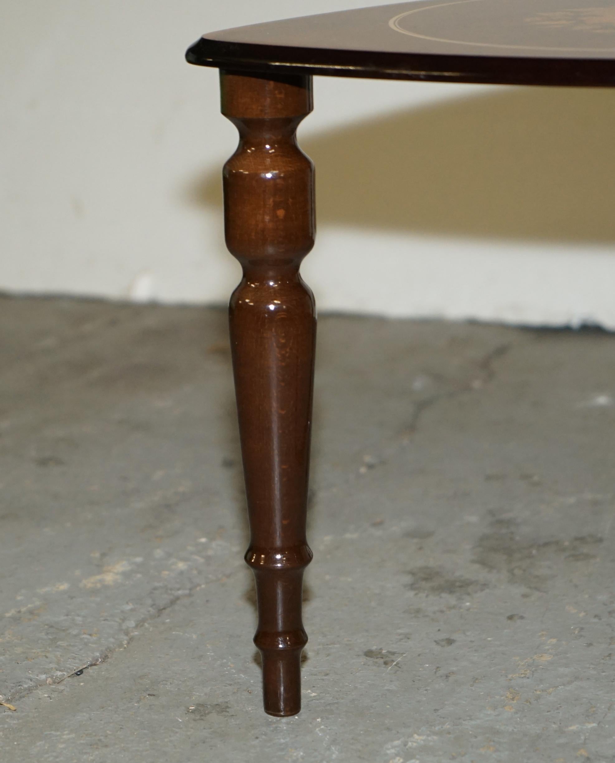 FINE PAIR OF ITALIAN BURR WALNUT MARQUETRY INLAID SiDE END LAMP WINE TABLES For Sale 2