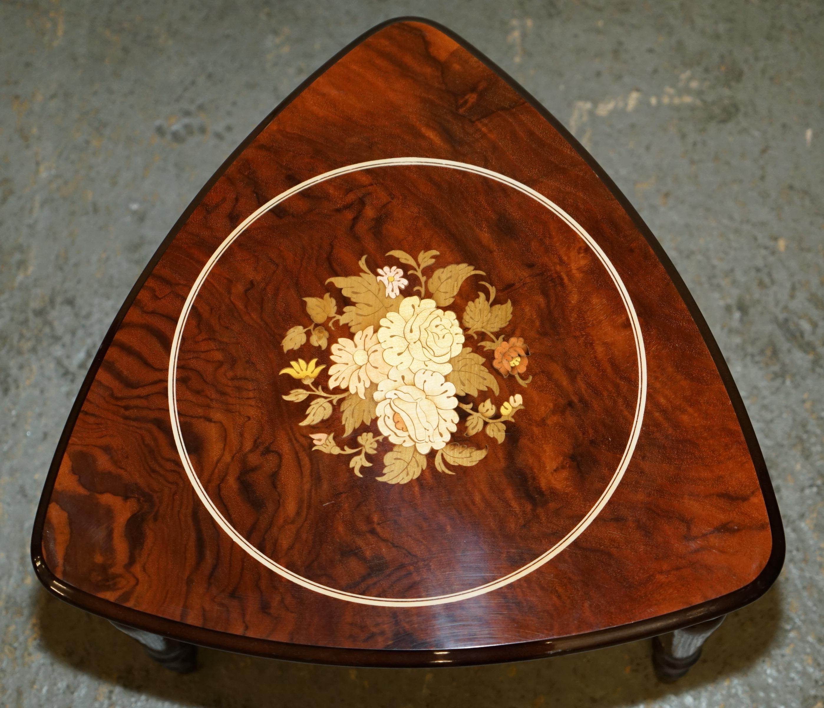 FINE PAIR OF ITALIAN BURR WALNUT MARQUETRY INLAID SiDE END LAMP WINE TABLES For Sale 5