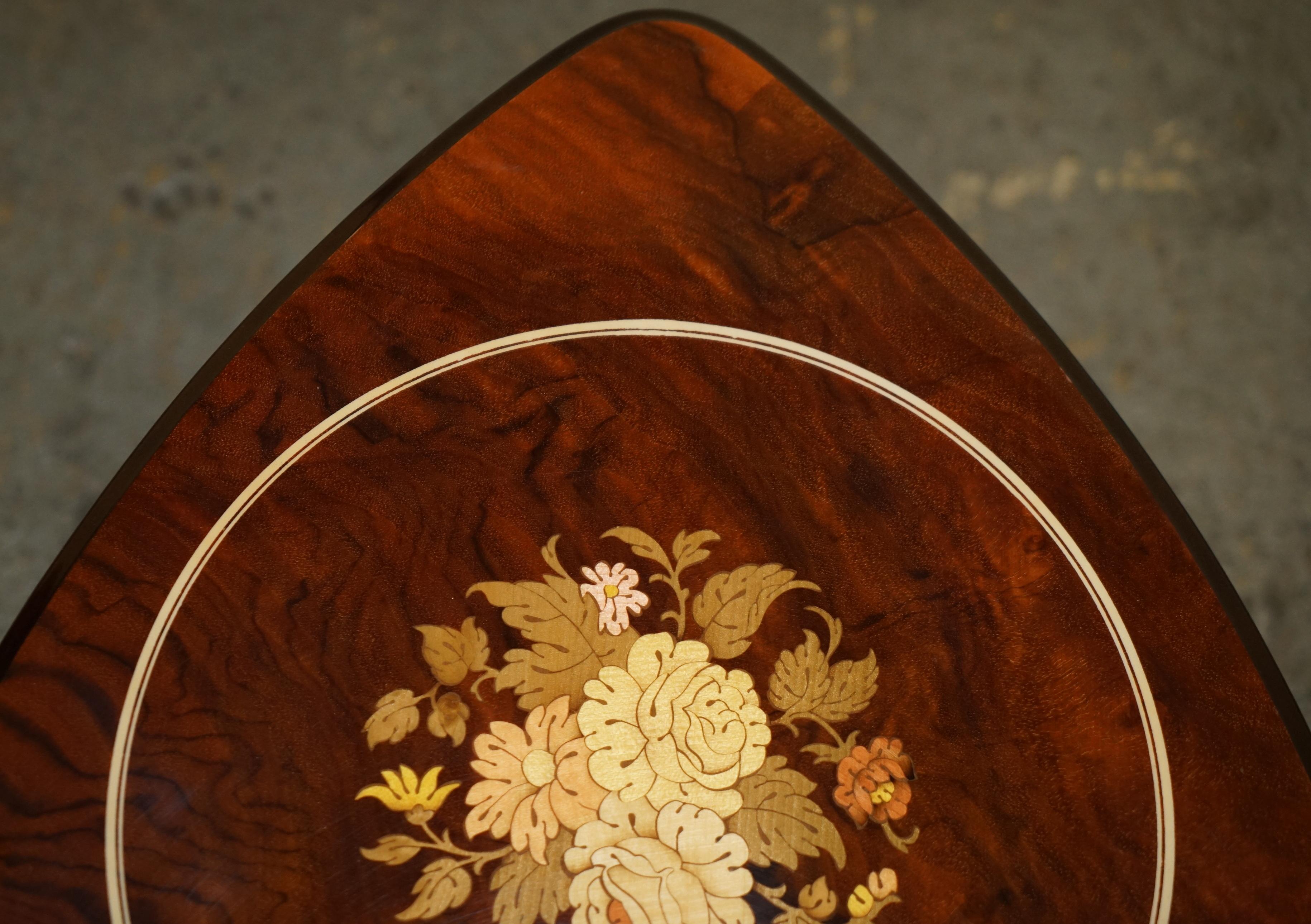 FINE PAIR OF ITALIAN BURR WALNUT MARQUETRY INLAID SiDE END LAMP WINE TABLES For Sale 10