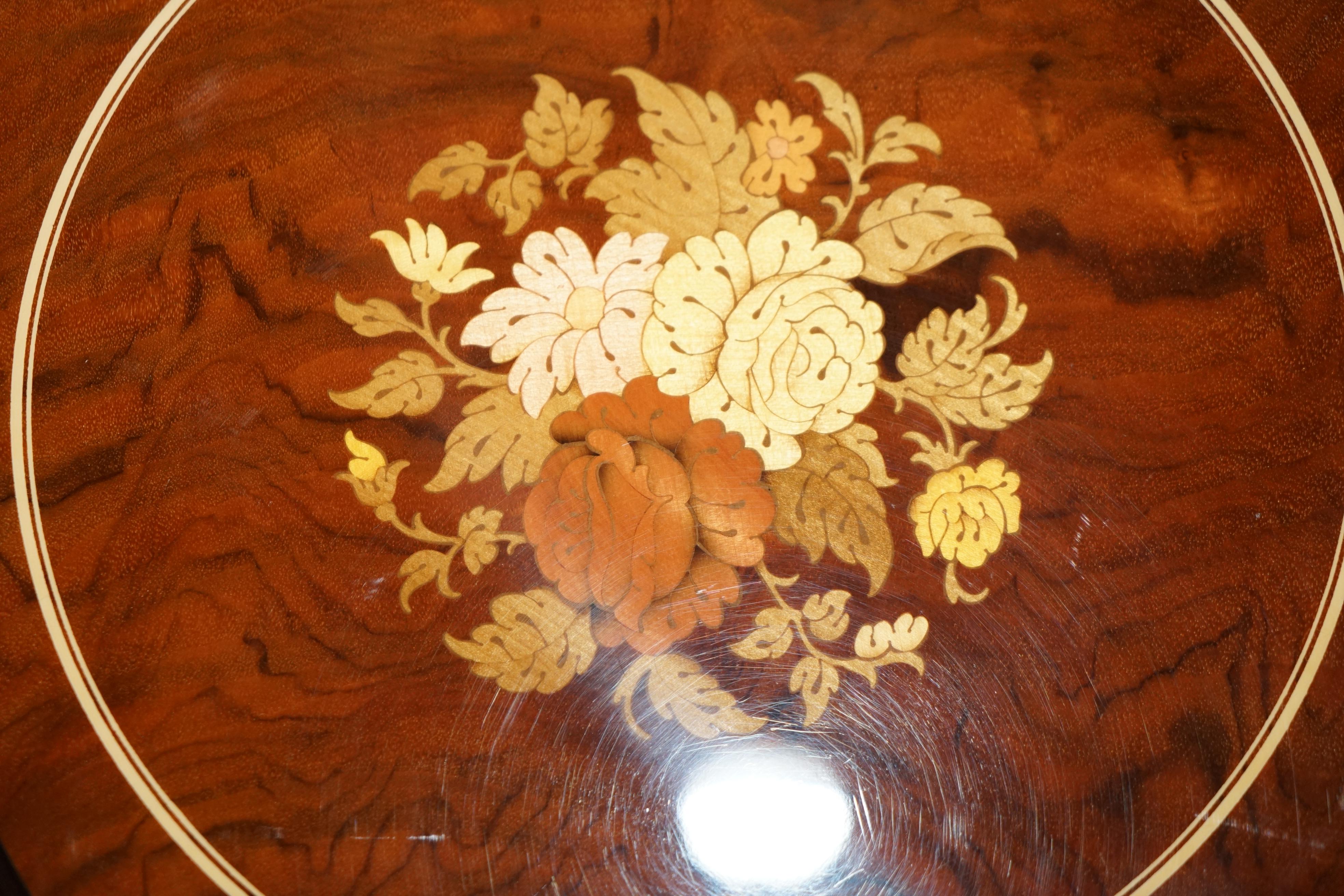 Marquetry FINE PAIR OF ITALIAN BURR WALNUT MARQUETRY INLAID SiDE END LAMP WINE TABLES For Sale