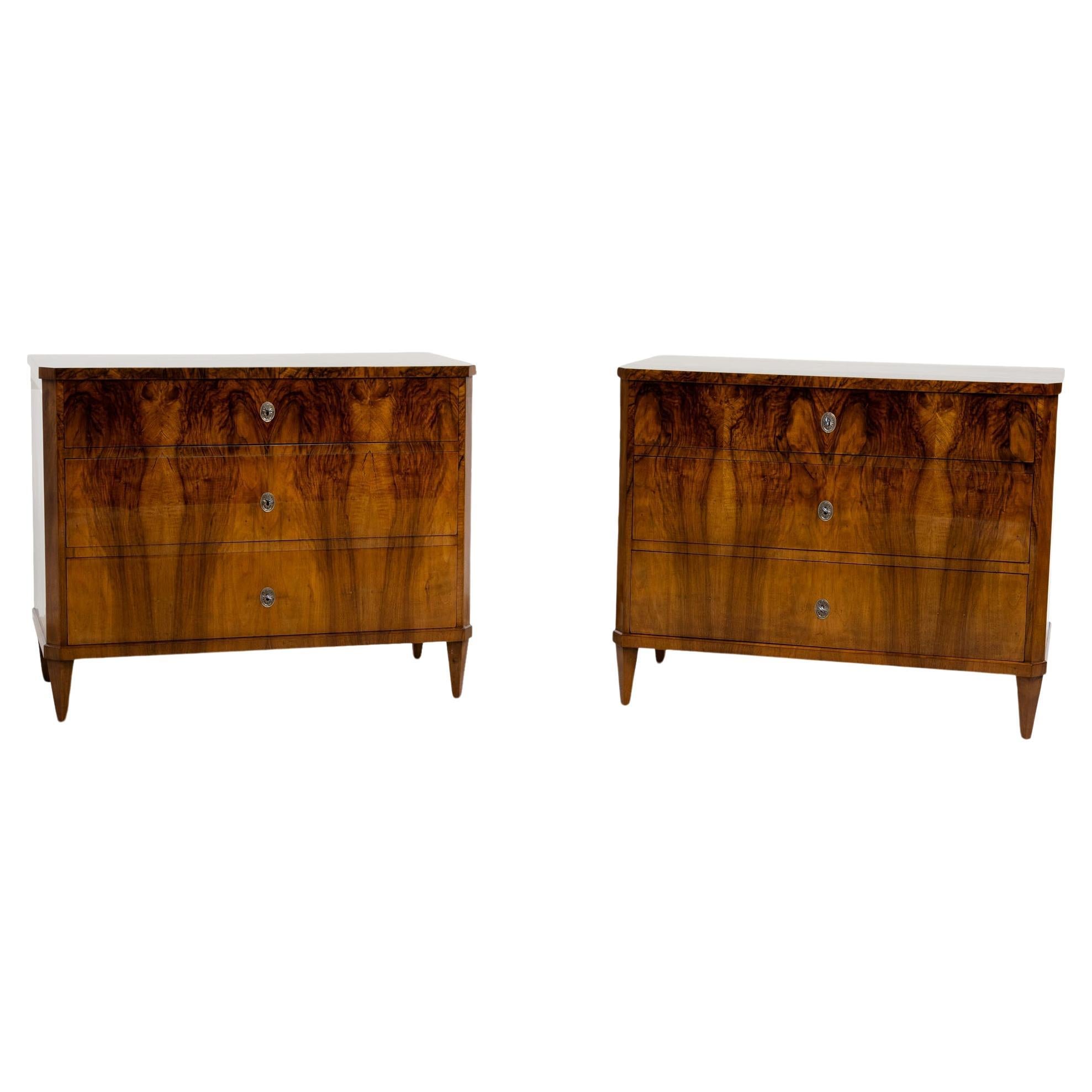 Pair of Biedermeier Walnut Chests of Drawers, Italy, early 19th Century